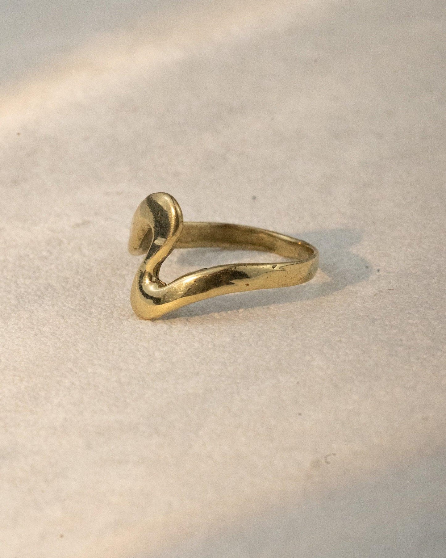 Wellenförmiger Messingring, schlichter Ring, minimalistischer Ring - RB9
