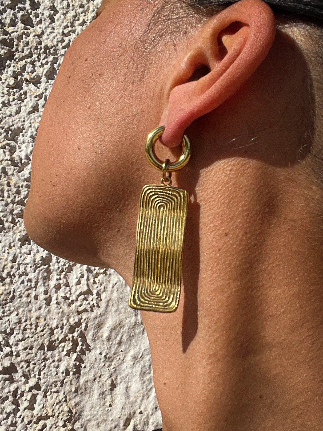 Große goldene hängende Ohrringe, vergoldet aus Edelstahl