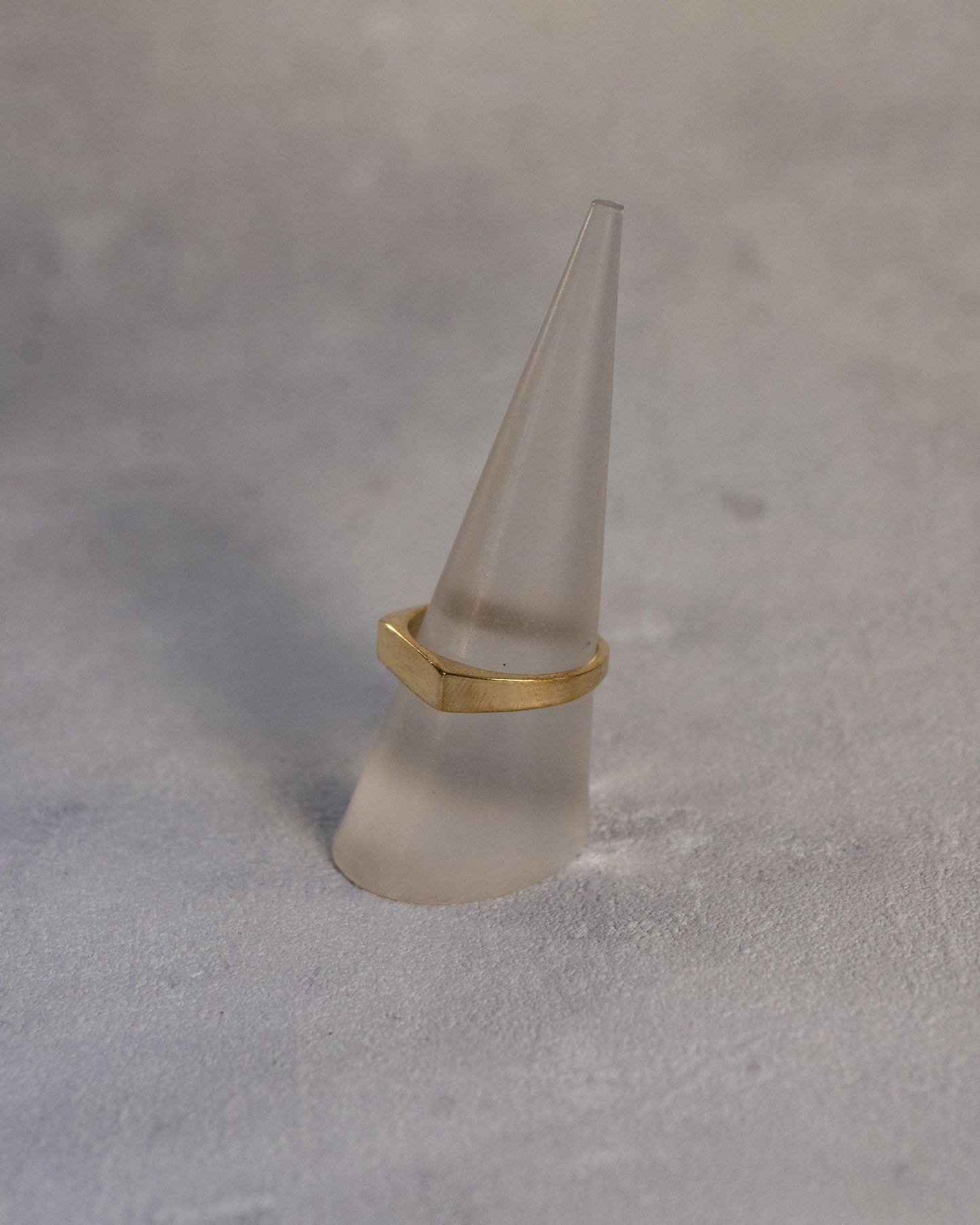 Minimalistischer Messingring, Schlichter Ring, Geometrischer Ring, Abgeflachter Ring - RB7