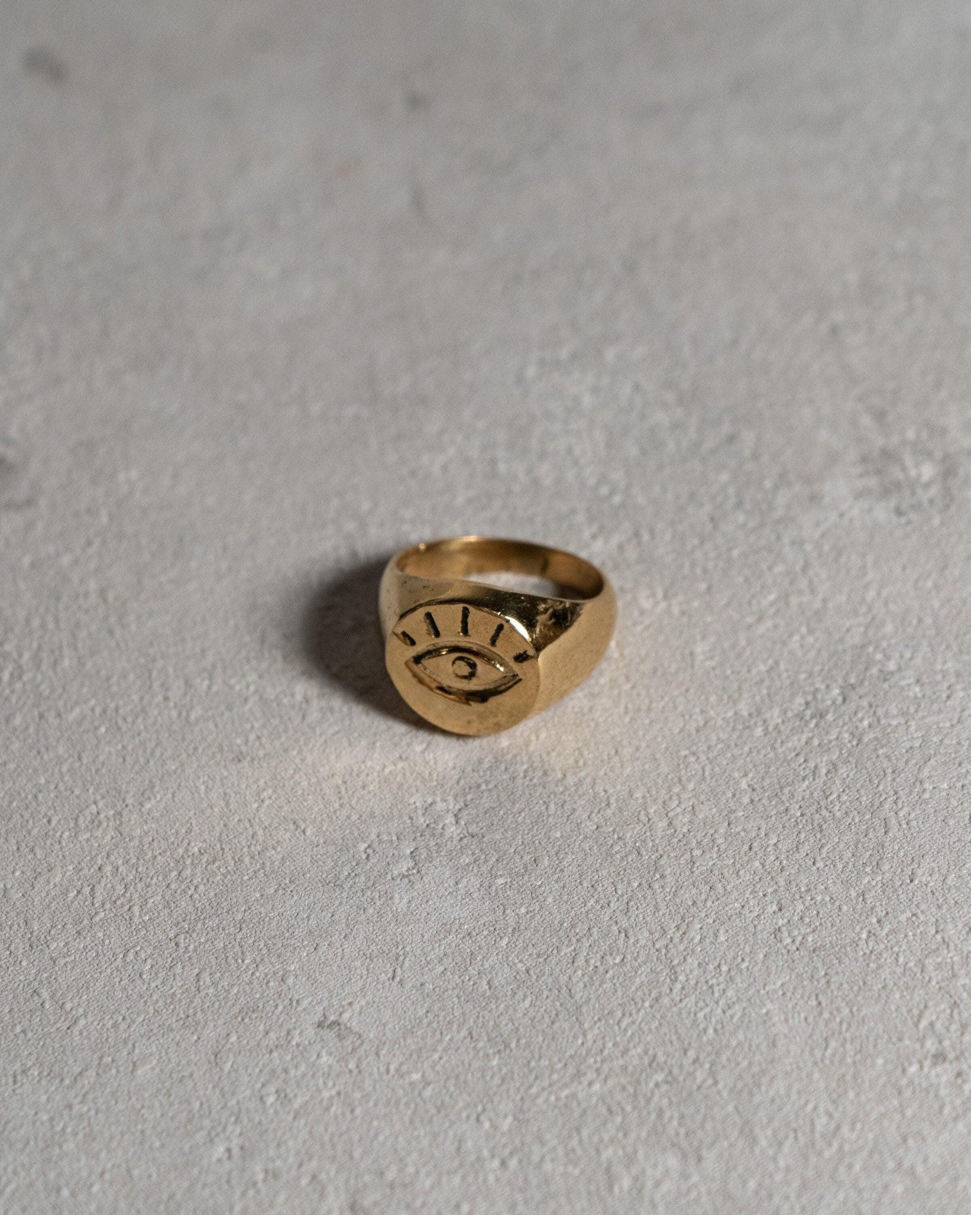 Goldener Siegelring mit Auge – Unisex Ring aus Messing | Ø 1,5 cm Siegel | Robuster Statement-Ring - RA9