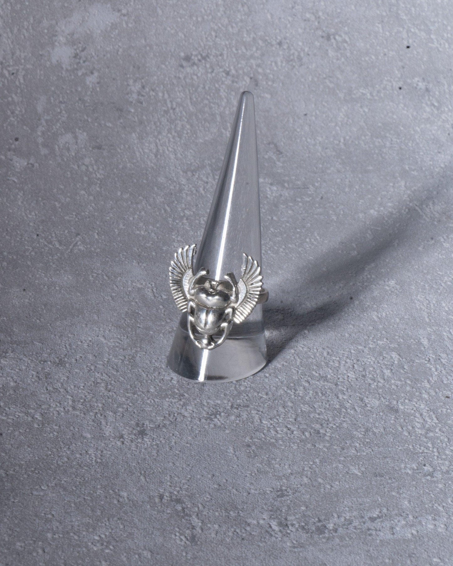 Echter Silberring mit großem, fein gearbeitetem Skarabäus - handgefertigter Talisman aus 925 Sterling Silber