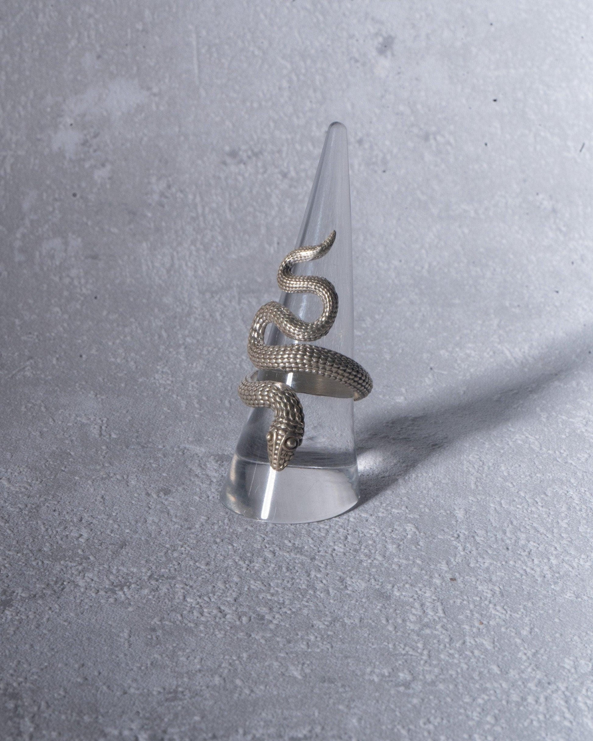 Großer Schlangenring aus Silber