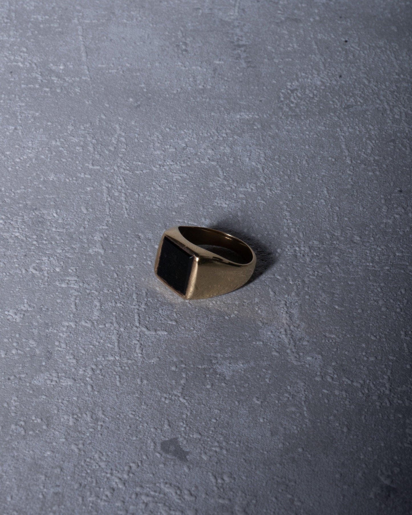 Ring mit quadratischem Onyx als Schmuckstein - Unisex - RSL6