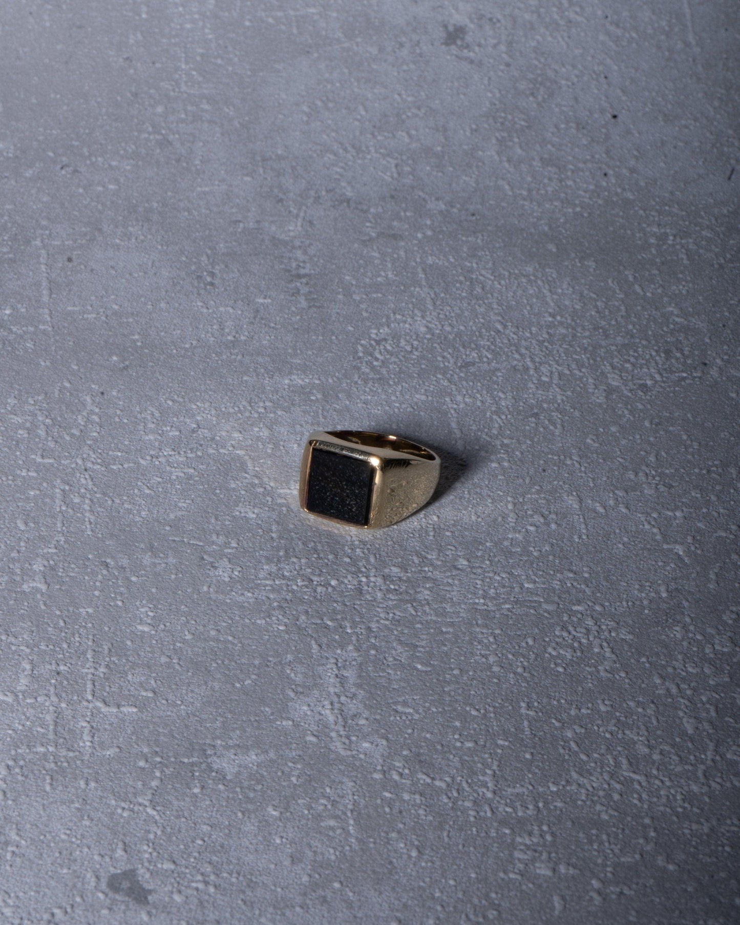 Ring mit quadratischem Onyx als Schmuckstein - Unisex - RSL6