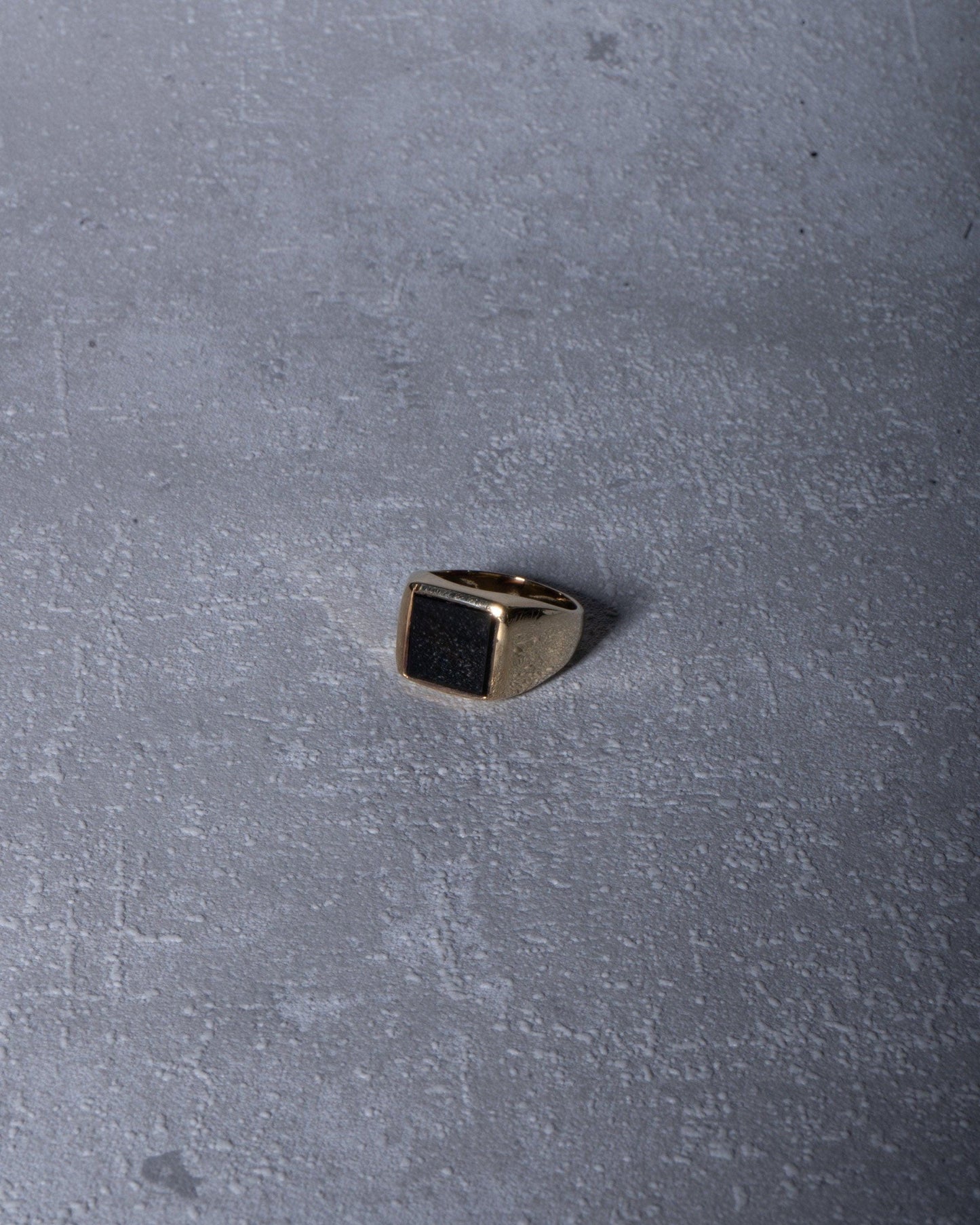 Ring mit quadratischem Onyx als Schmuckstein - Unisex - RSL6