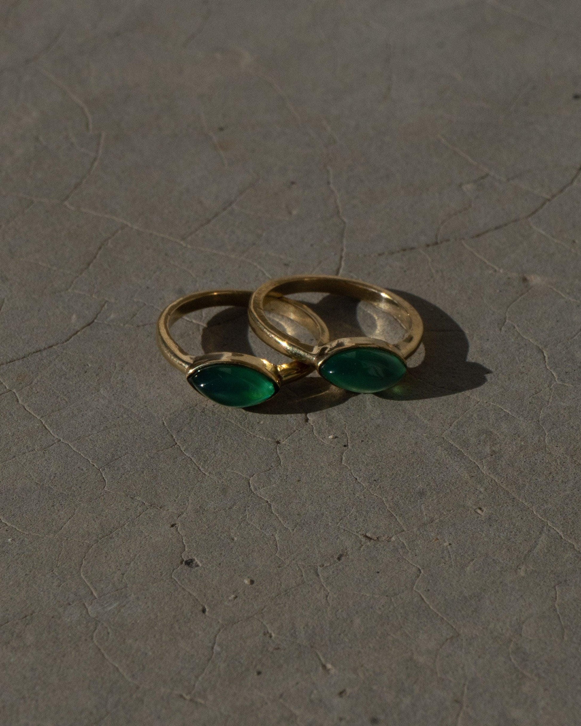 Grüner Onyx Ring Gold | Messing Ring mit Augenform Edelstein | Zarter Boho Ring| Marquise Schliff Statement Ring | Feiner Stapelring – RSS3