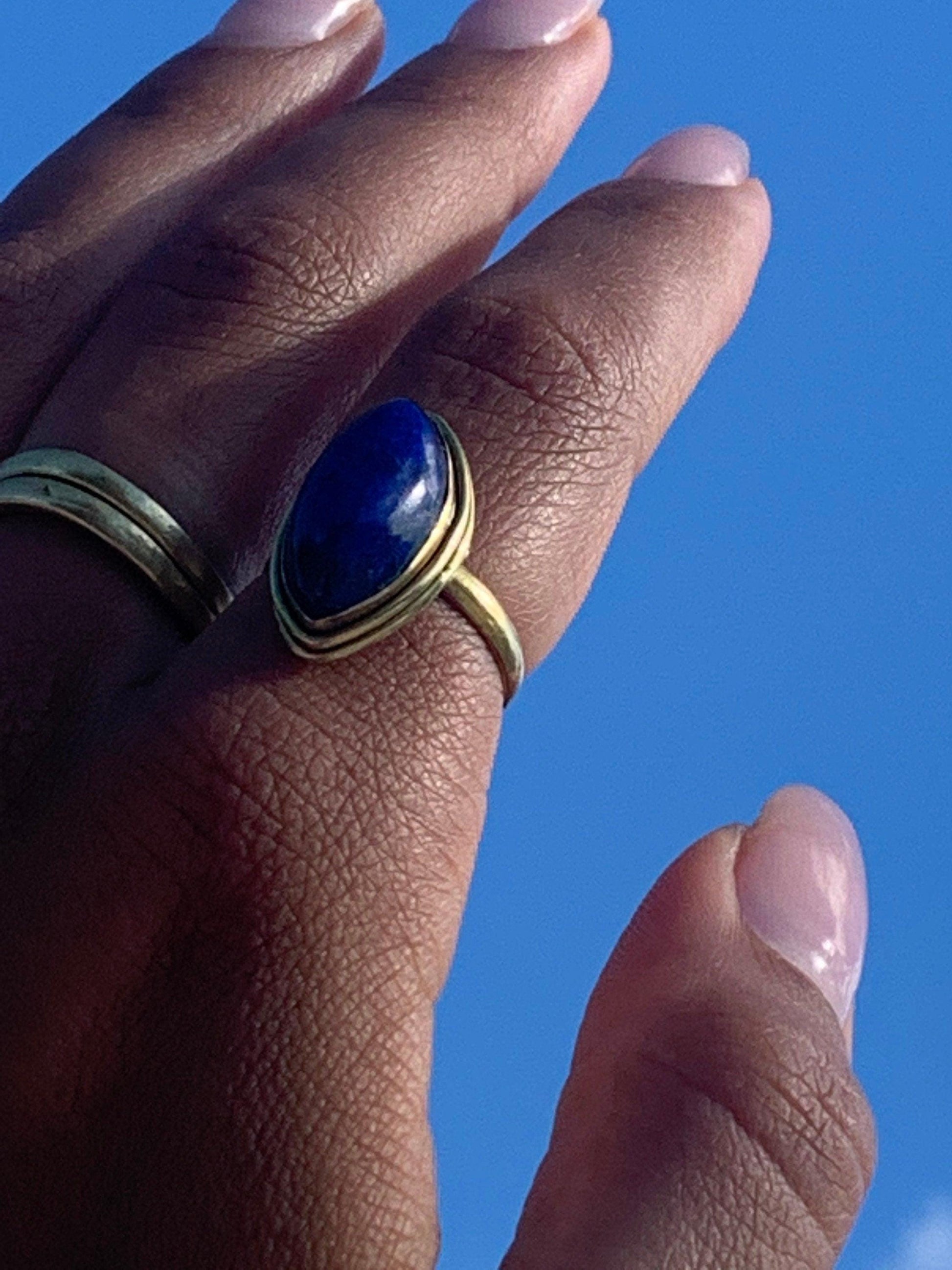 Messing Ring mit großem Lapislazuli als Schmuckstein RSL1 (lap)