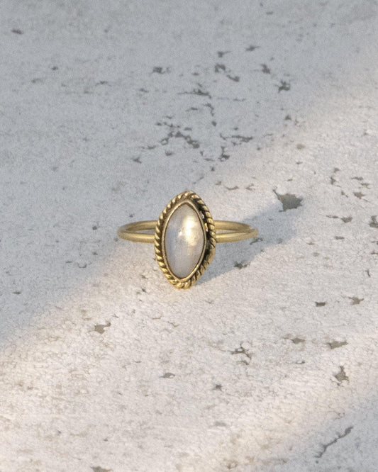 Ring mit ovalem Mondstein -RSS2