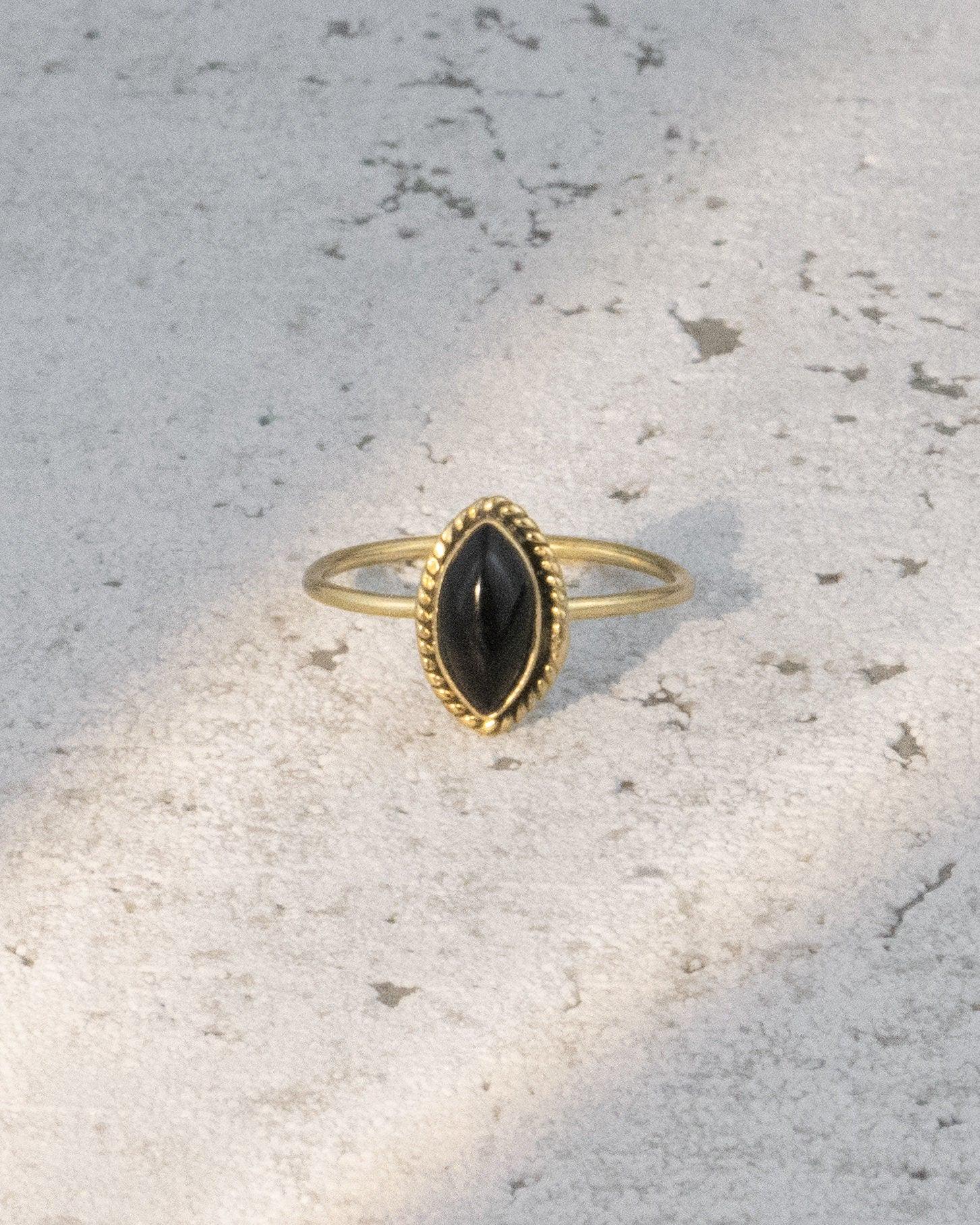 Ring mit ovalem Onyx - RSS2