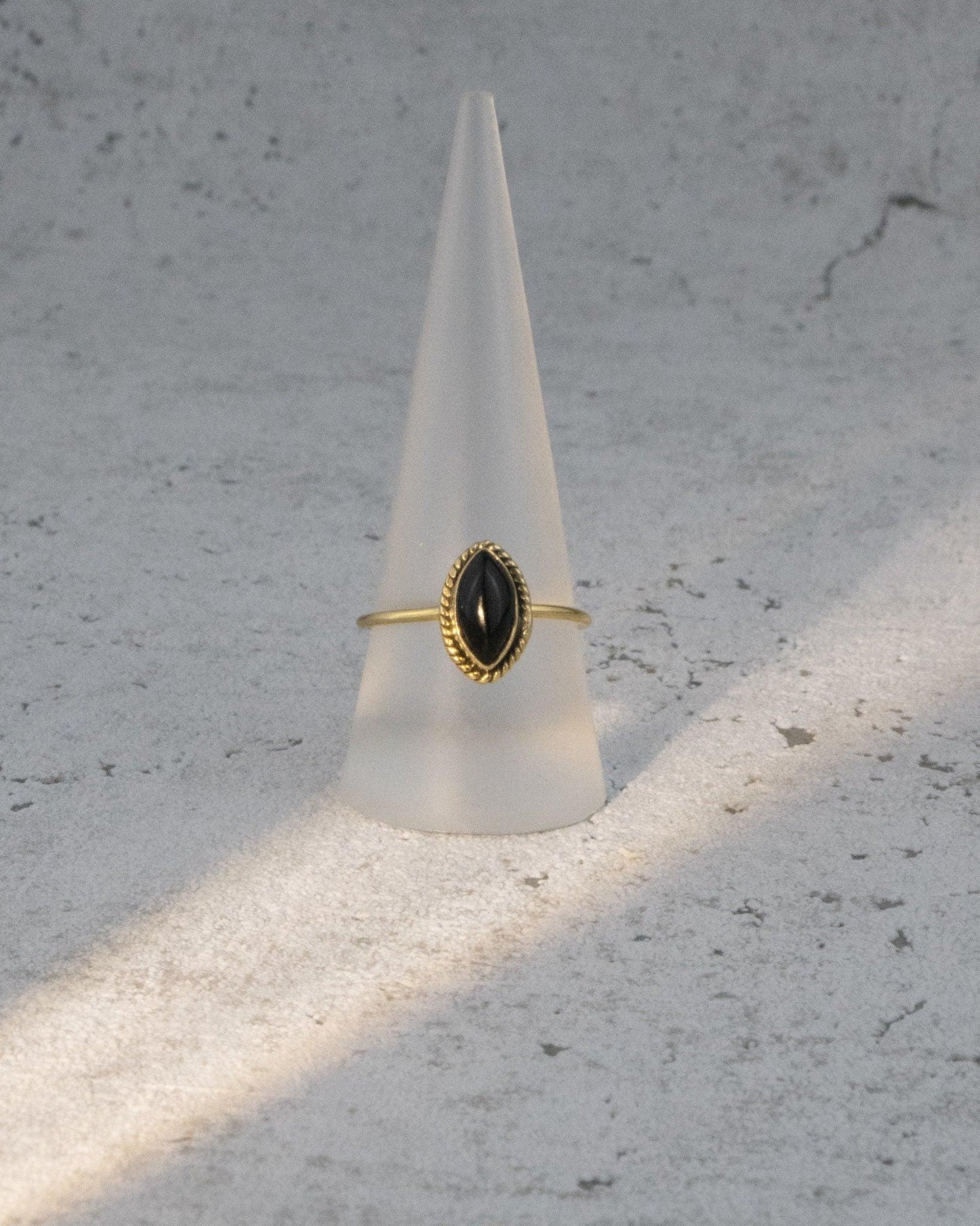 Ring mit ovalem Onyx - RSS2