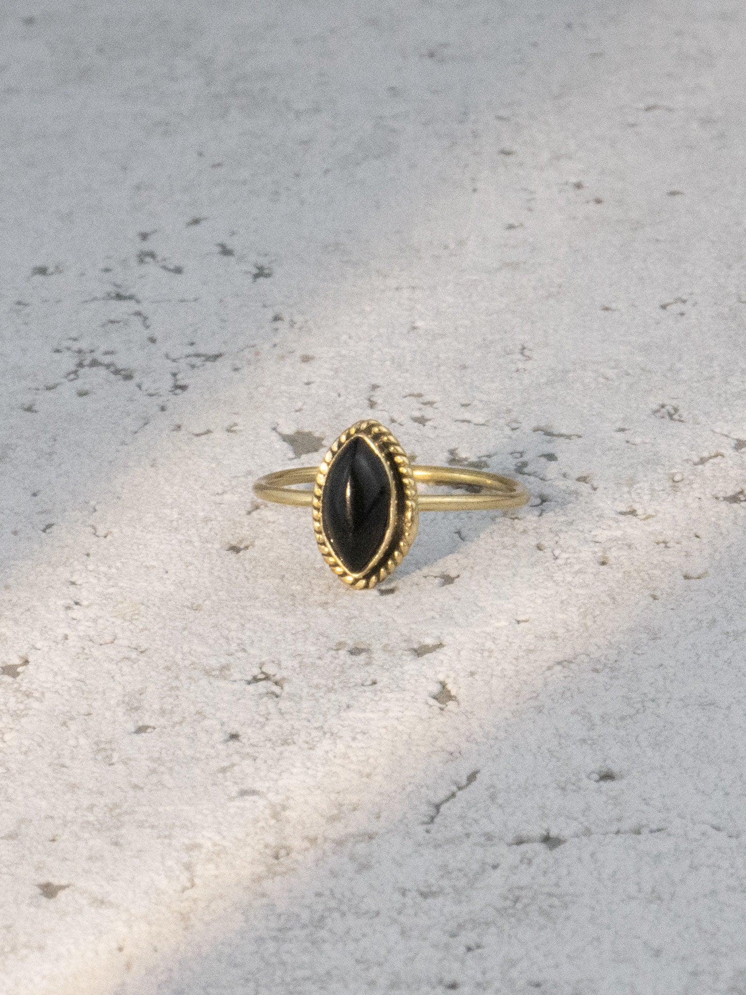 Ring mit ovalem Onyx - RSS2