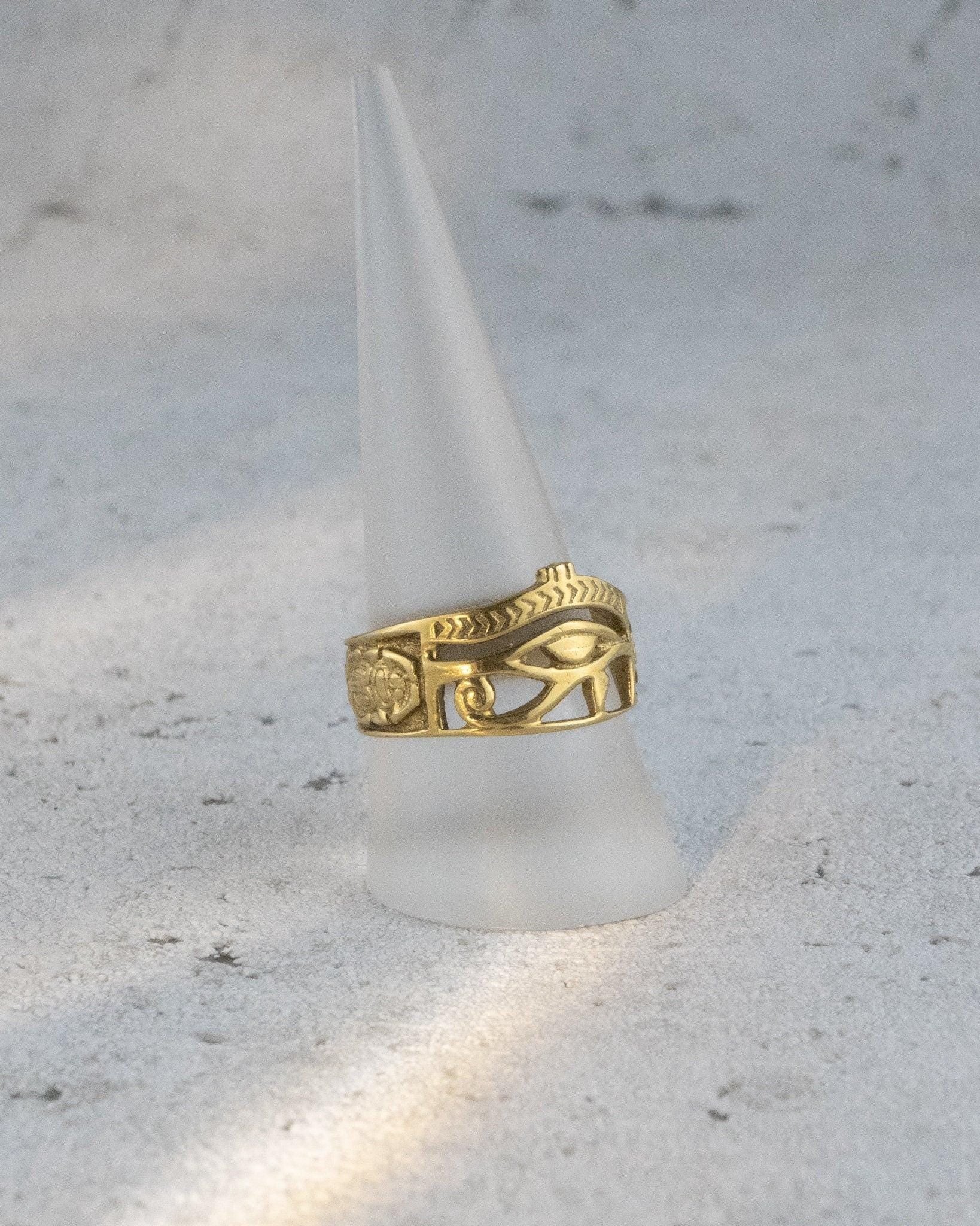 Symbolring mit Horusauge, Ankh & Skarabäus – Messing | Feine Handarbeit | Unisex - RA10/HO