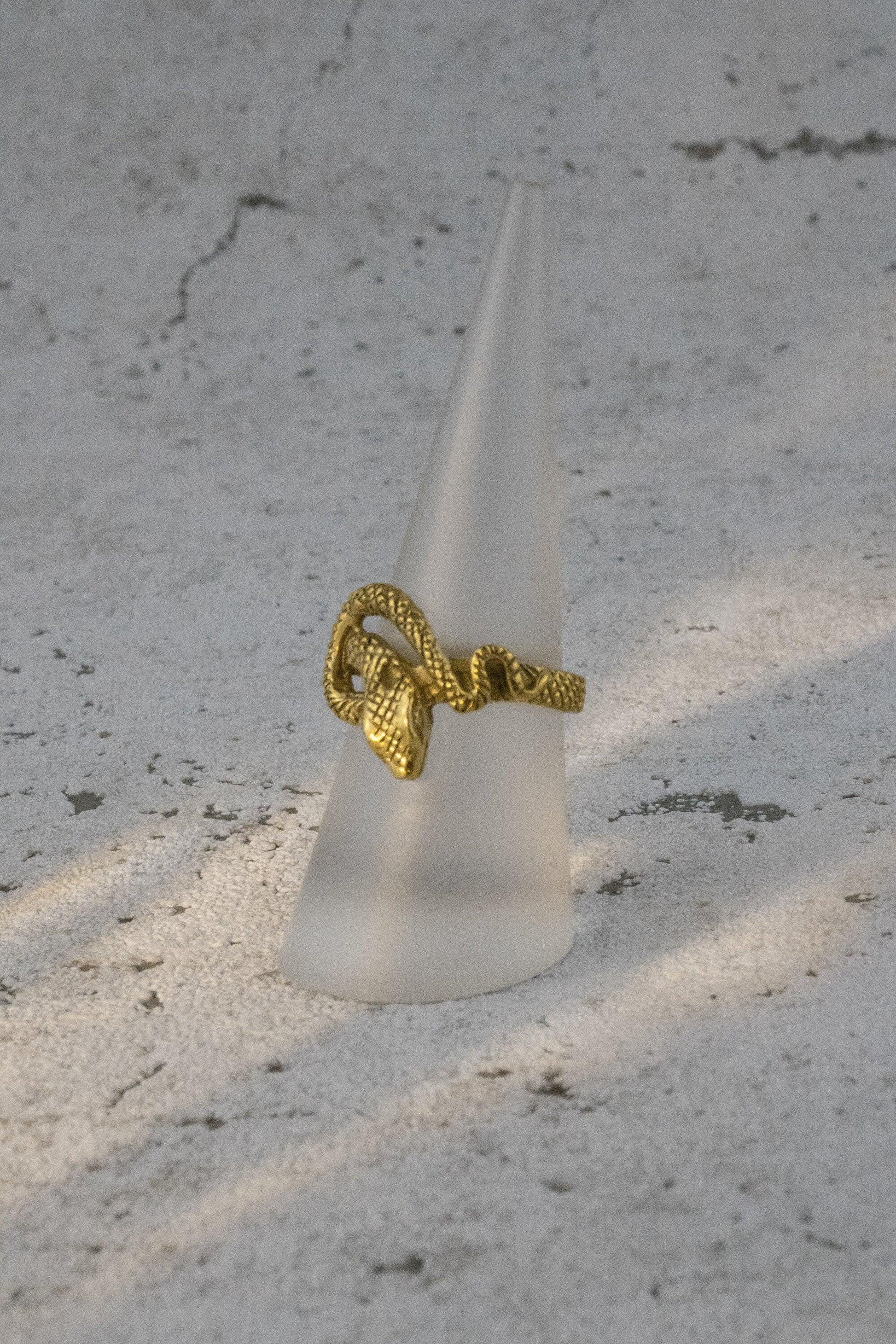 Schlangenring aus messing