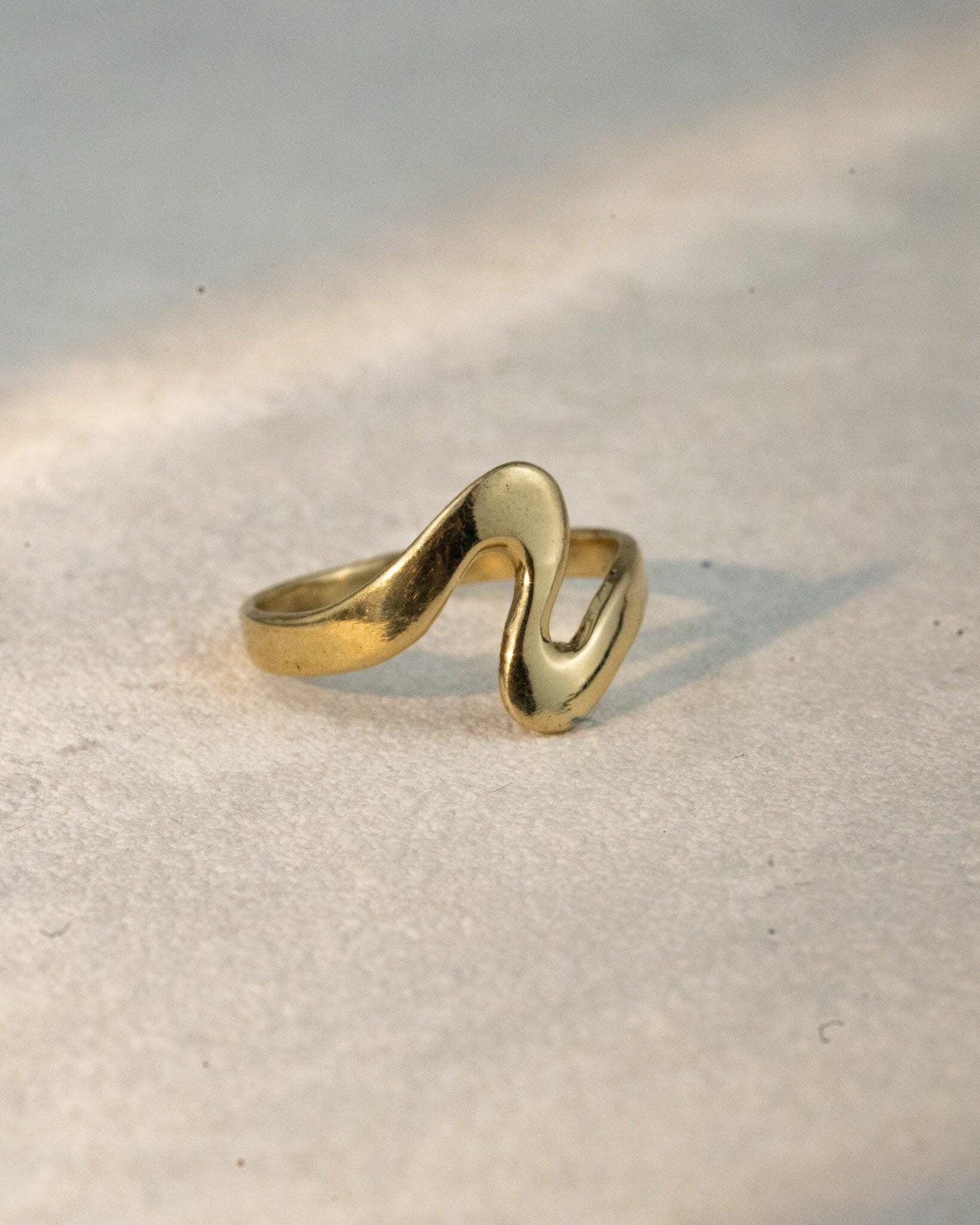 Wellenförmiger Messingring, schlichter Ring, minimalistischer Ring - RB9