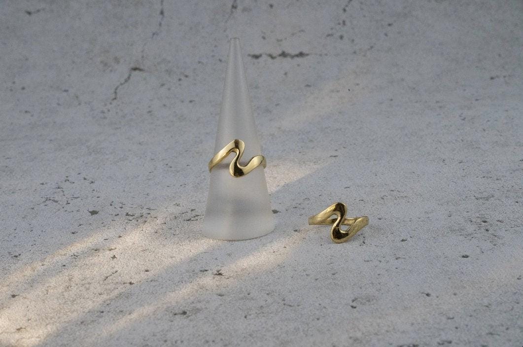 Wellenförmiger Messingring, schlichter Ring, minimalistischer Ring - RB9