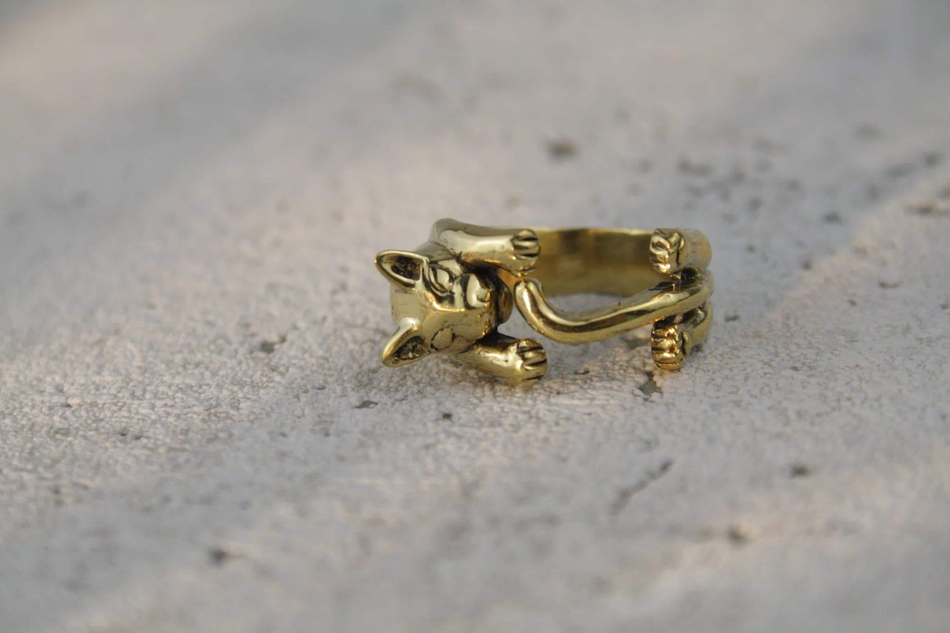 Katzenring, Messingring mit Katze, goldener Katzenring