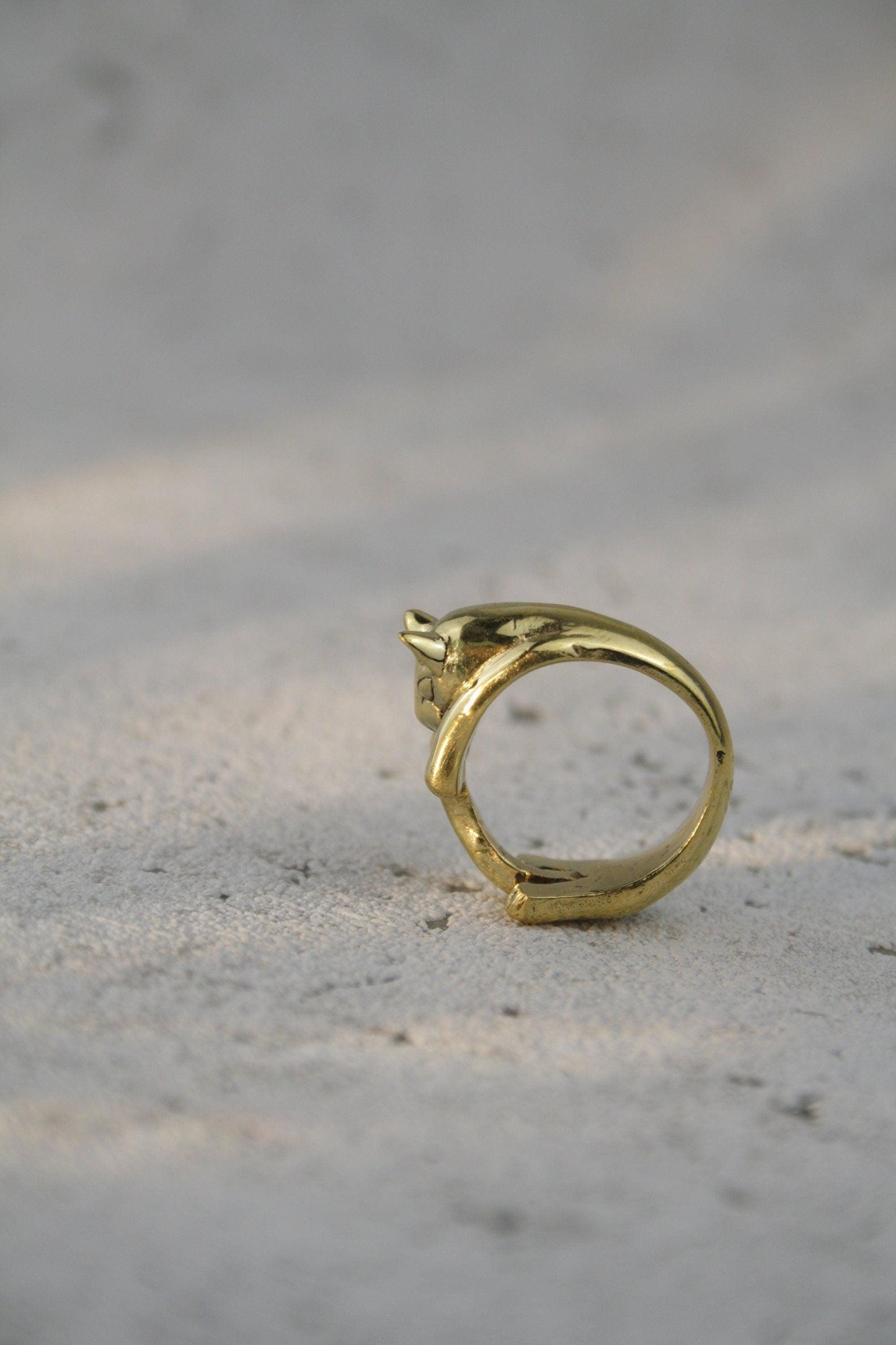 Katzenring, Messingring mit Katze, goldener Katzenring