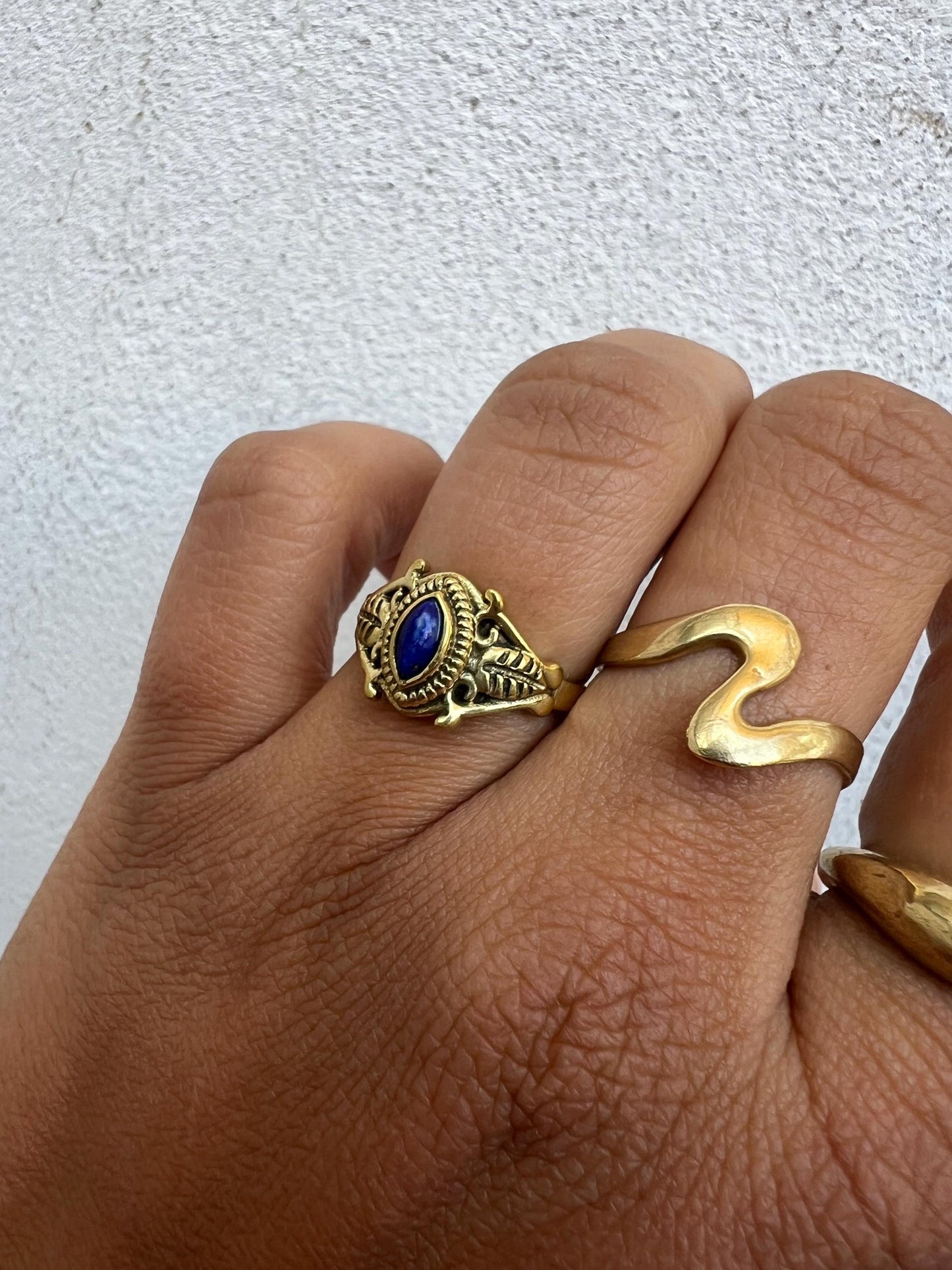 Lapis Lazuli Ring Gold - Filigraner Vintage Ring - Massives Messing - Königsblauer Edelstein 7x4mm - Antik Look - Wasserfest - Naiza - RSS4