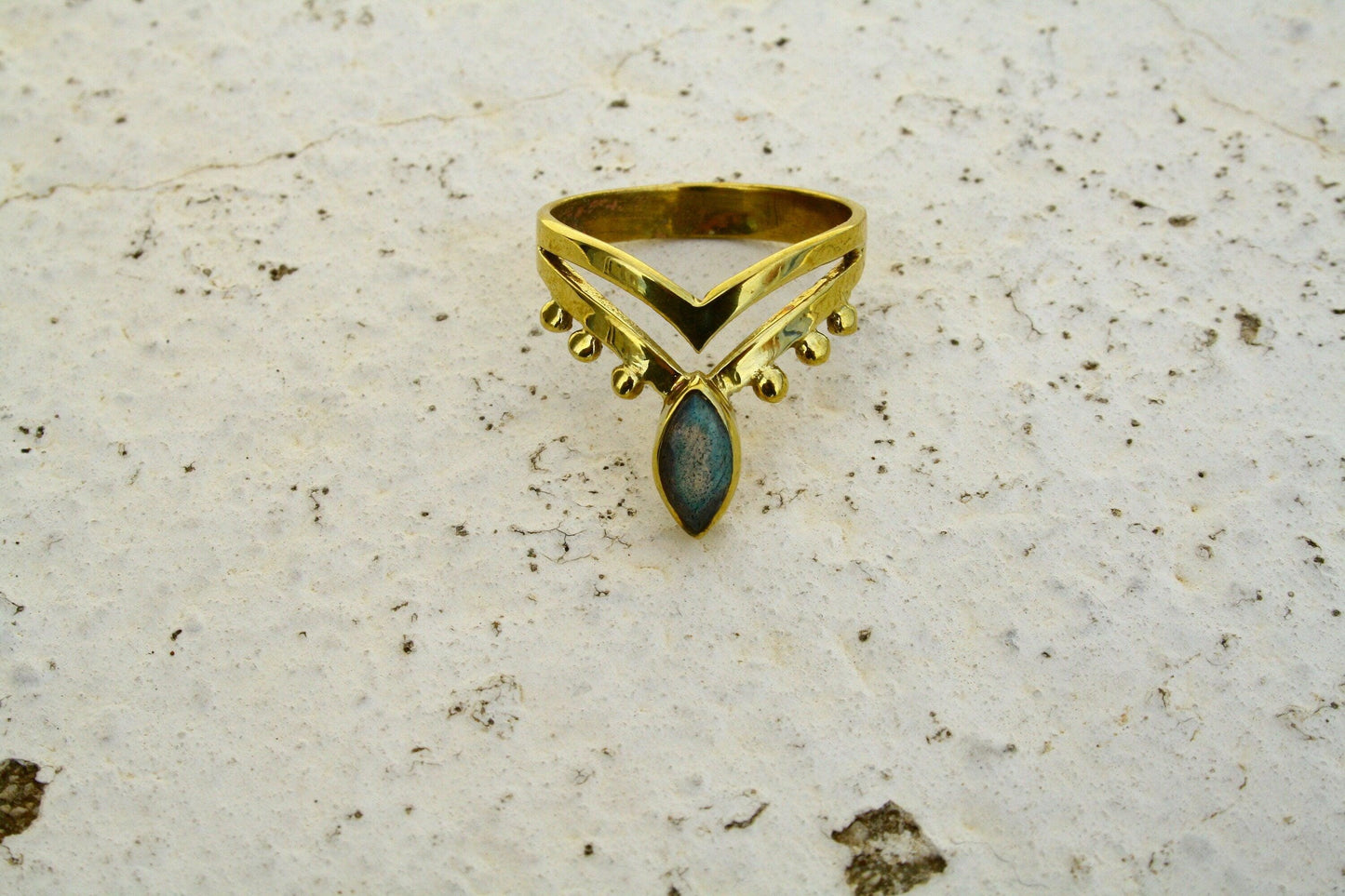 Verzierter Messingring mit Labradorit, Heilstein, Edelstein Schmuck - RSM7