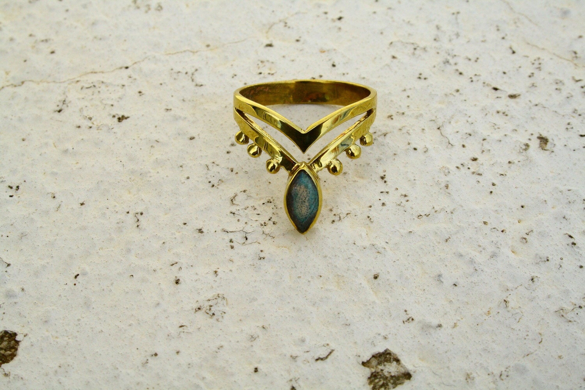 Verzierter Messingring mit Labradorit, Heilstein, Edelstein Schmuck - RSM7