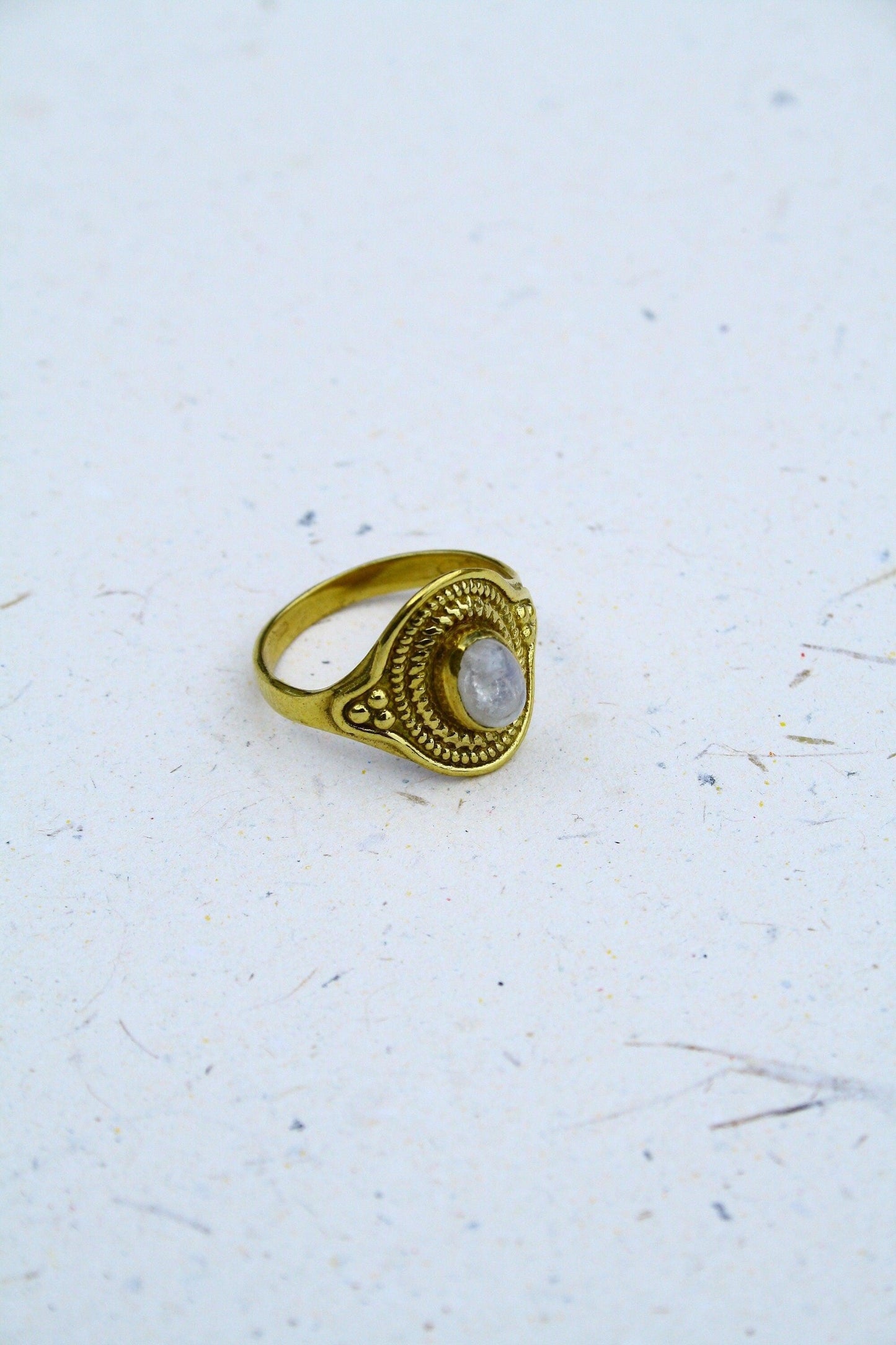 Mondsteinring aus Messing, Ring mit Verzierung, Messingschmuck, Echtsteinring