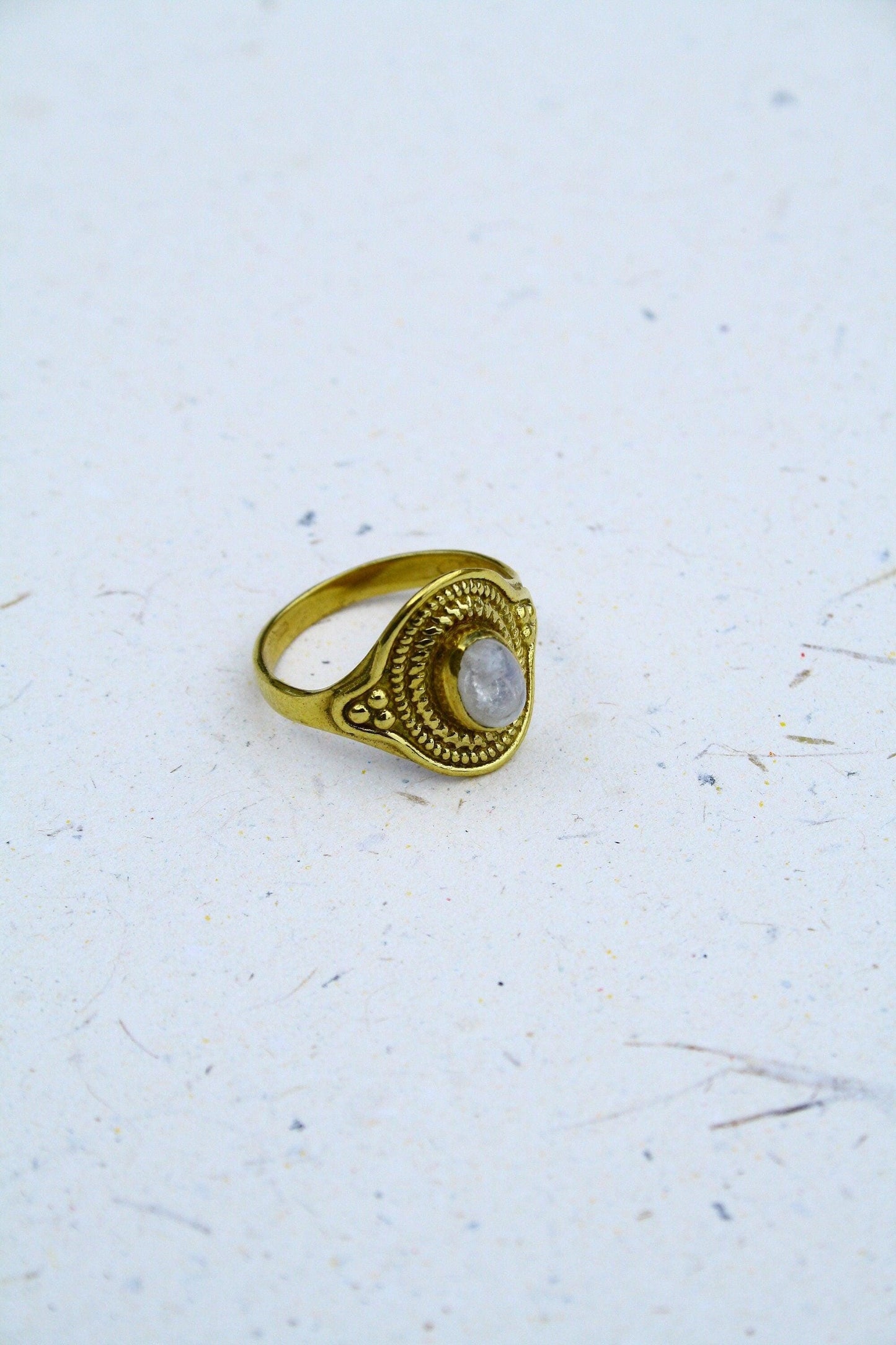 Mondsteinring aus Messing, Ring mit Verzierung, Messingschmuck, Echtsteinring