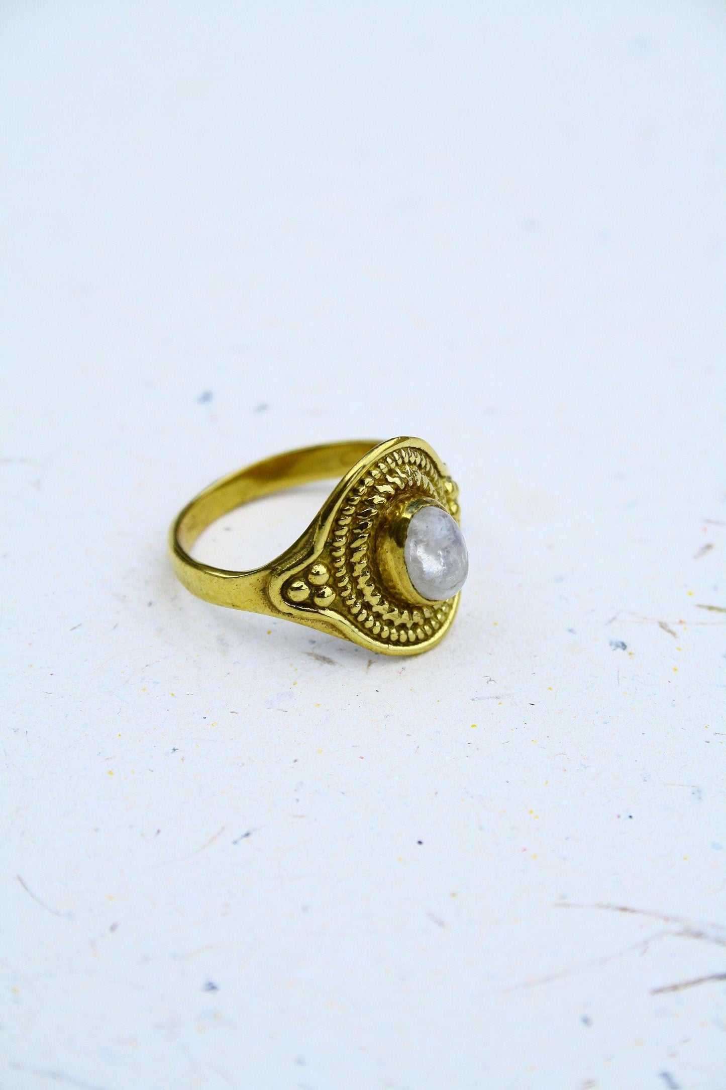 Mondsteinring aus Messing, Ring mit Verzierung, Messingschmuck, Echtsteinring