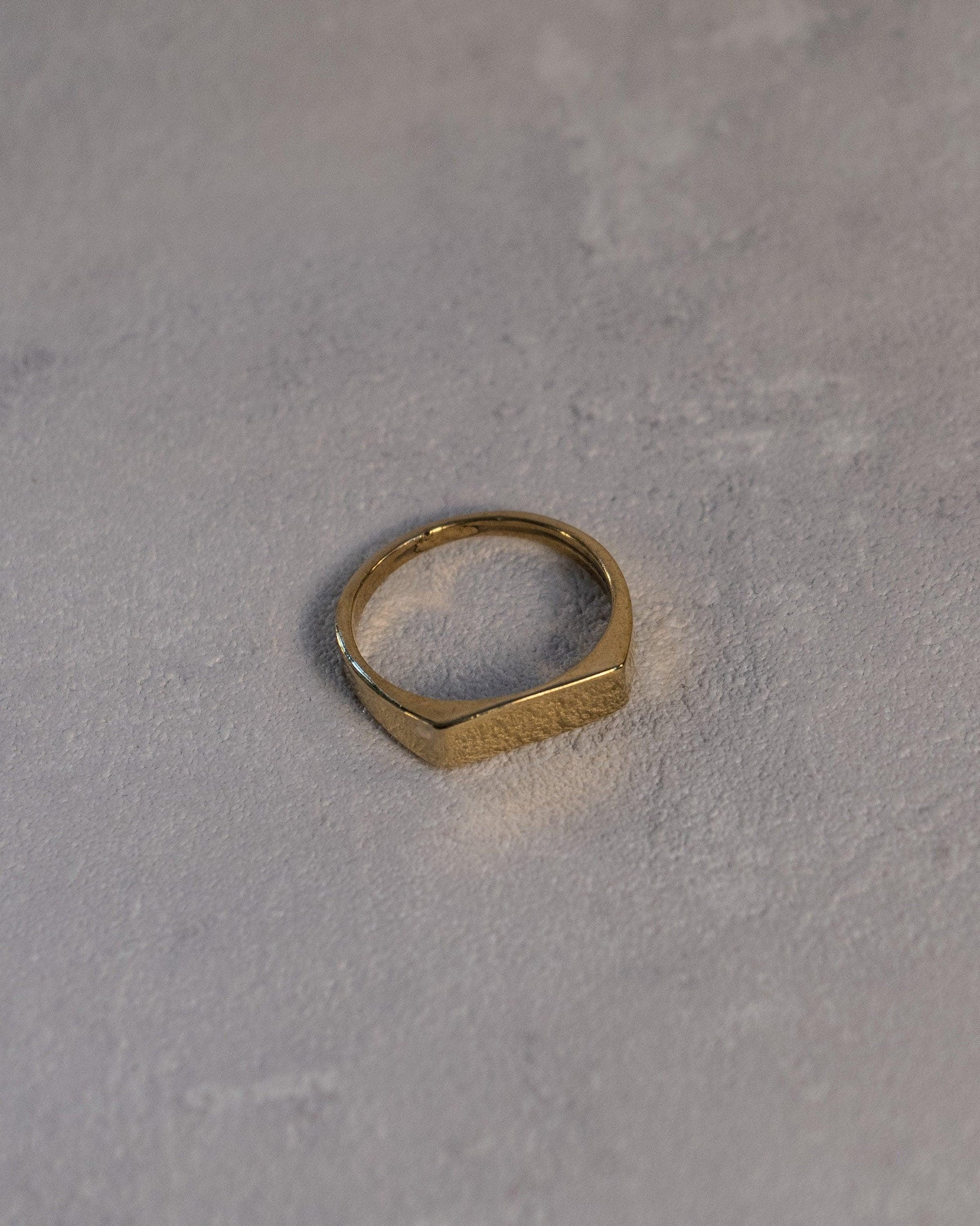 Minimalistischer Messingring, Schlichter Ring, Geometrischer Ring, Abgeflachter Ring - RB7