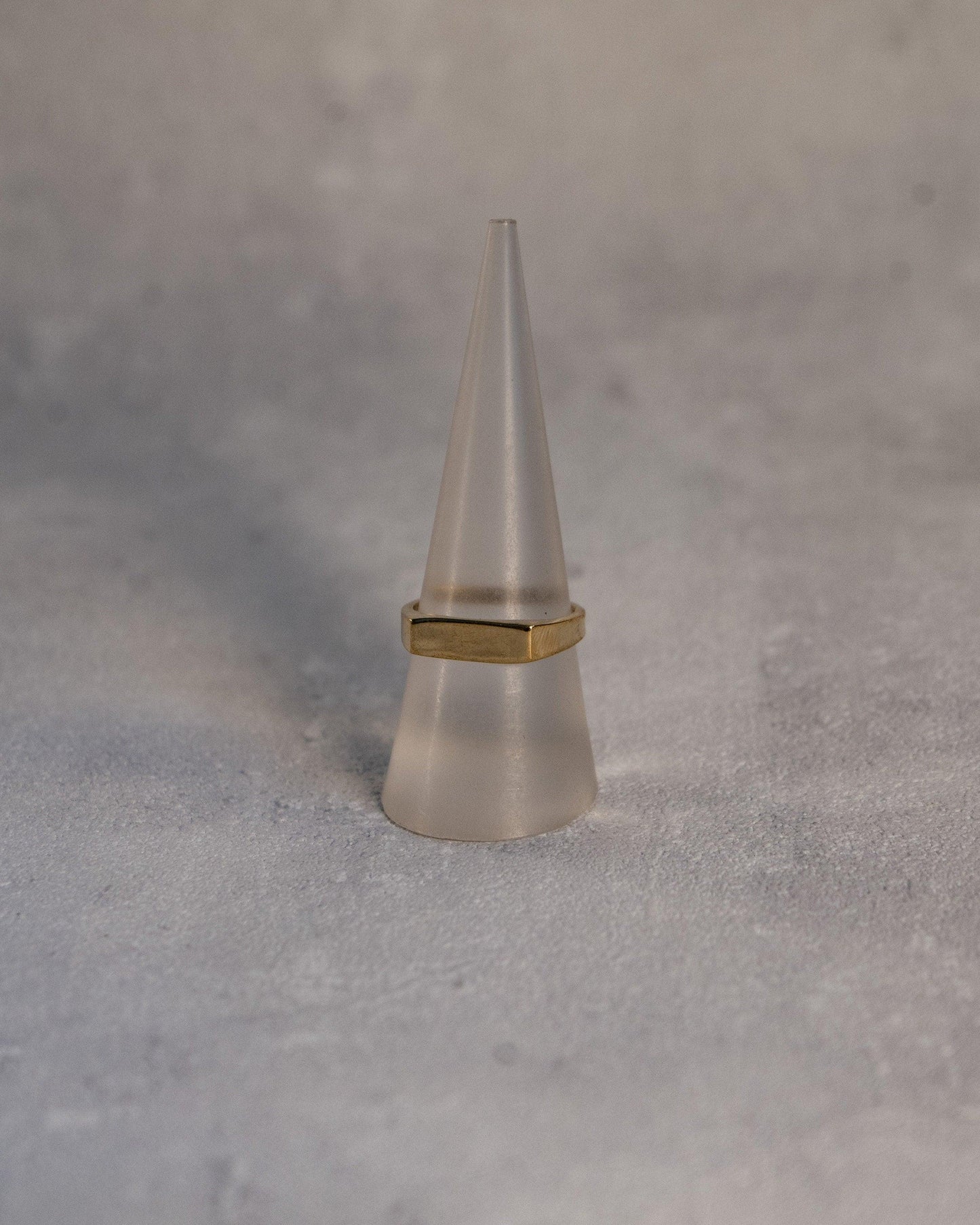 Minimalistischer Messingring, Schlichter Ring, Geometrischer Ring, Abgeflachter Ring - RB7