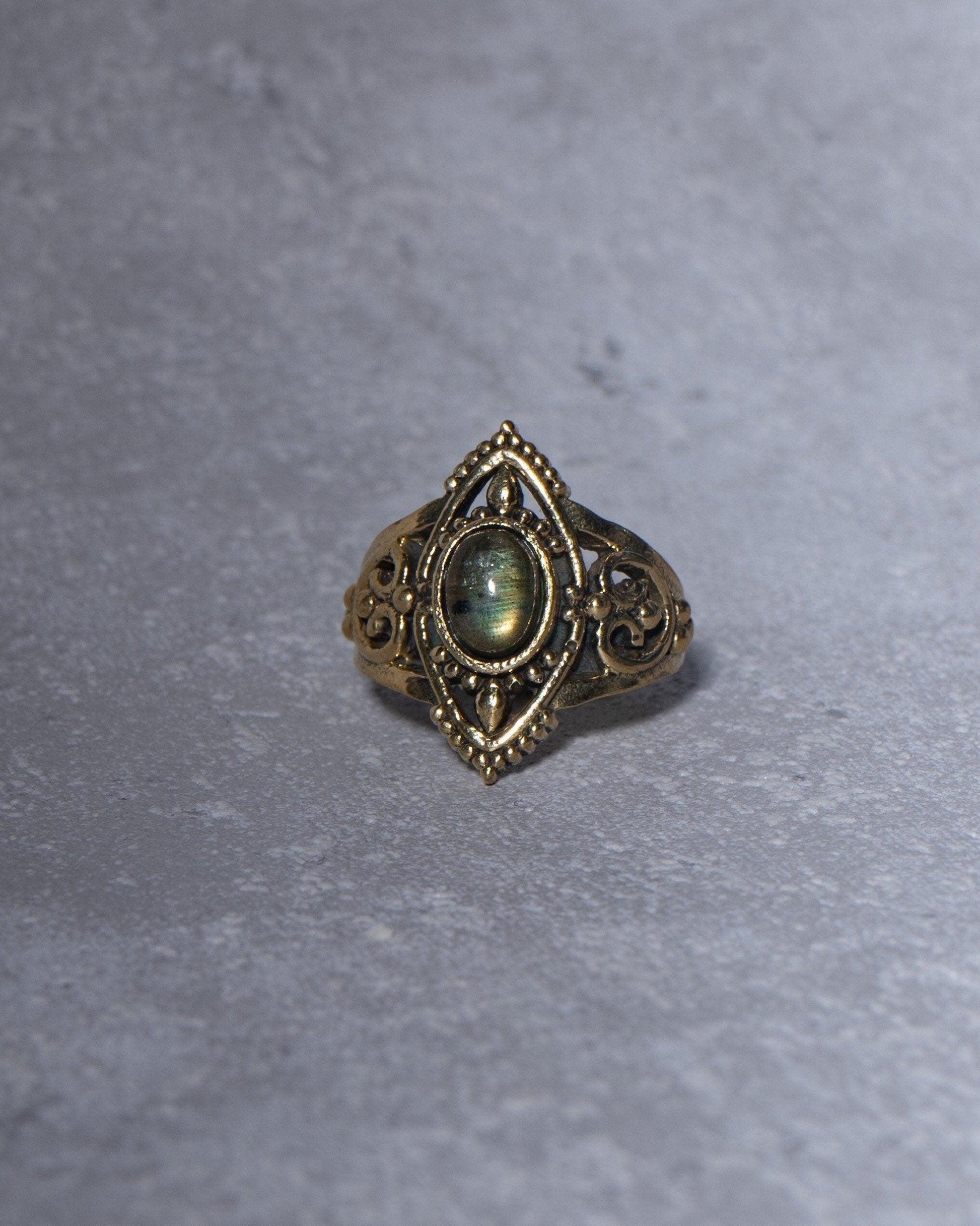 Verzierter Ring mit Labradorit - RSM10