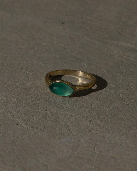 Grüner Onyx Ring Gold | Messing Ring mit Augenform Edelstein | Zarter Boho Ring| Marquise Schliff Statement Ring | Feiner Stapelring – RSS3