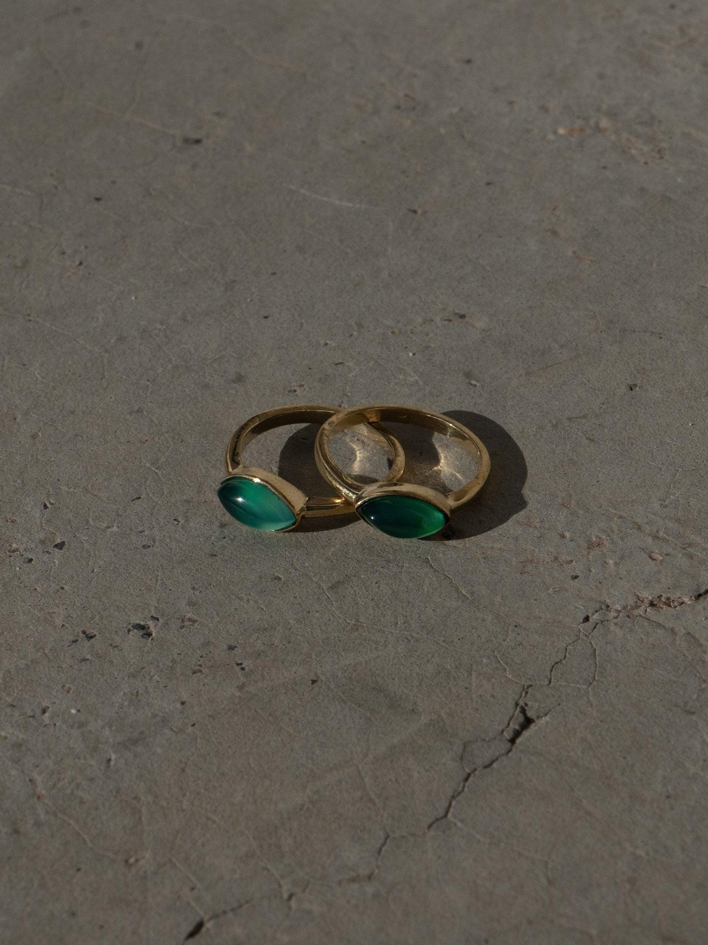 Grüner Onyx Ring Gold | Messing Ring mit Augenform Edelstein | Zarter Boho Ring| Marquise Schliff Statement Ring | Feiner Stapelring – RSS3