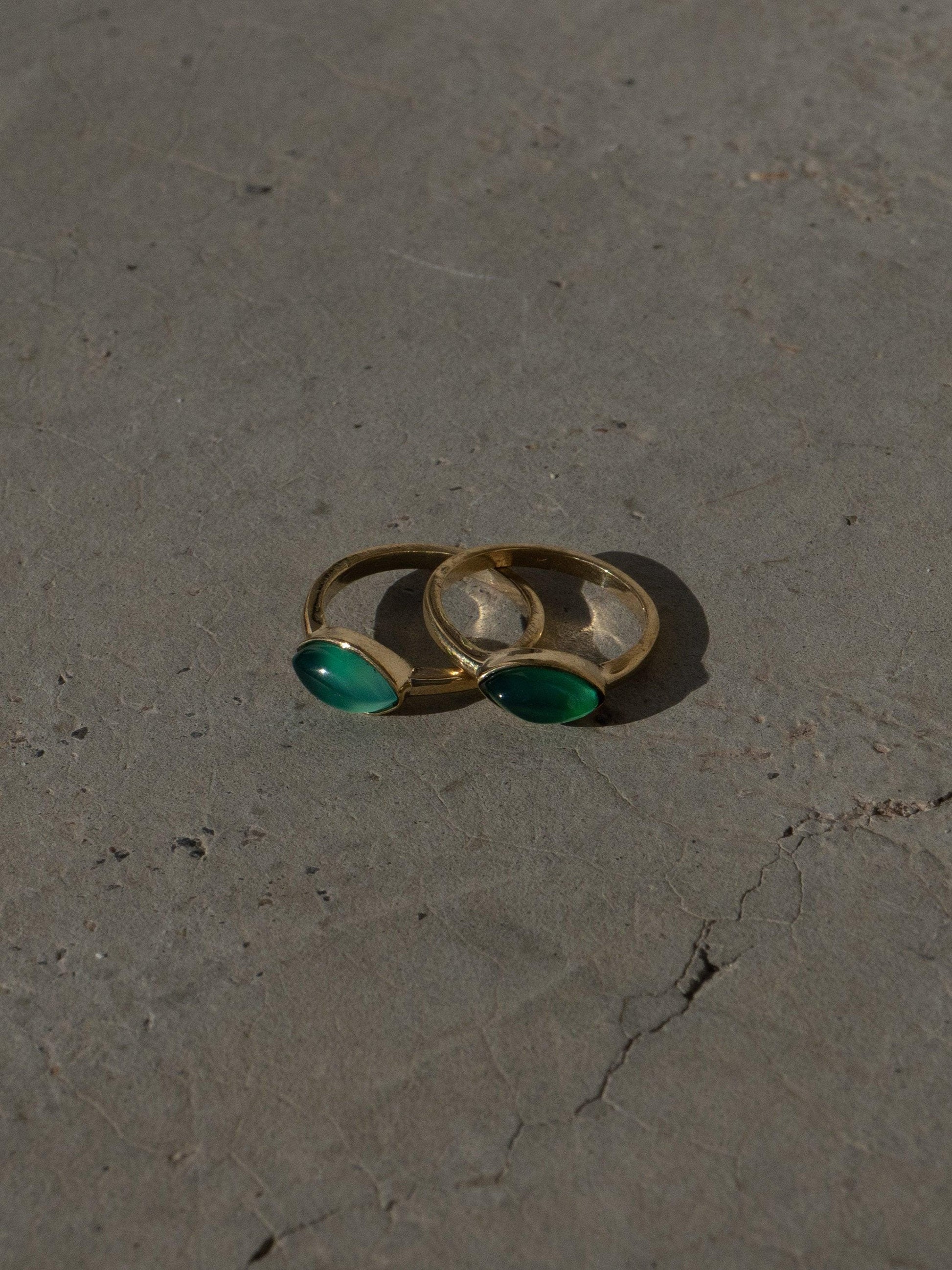 Grüner Onyx Ring Gold | Messing Ring mit Augenform Edelstein | Zarter Boho Ring| Marquise Schliff Statement Ring | Feiner Stapelring – RSS3