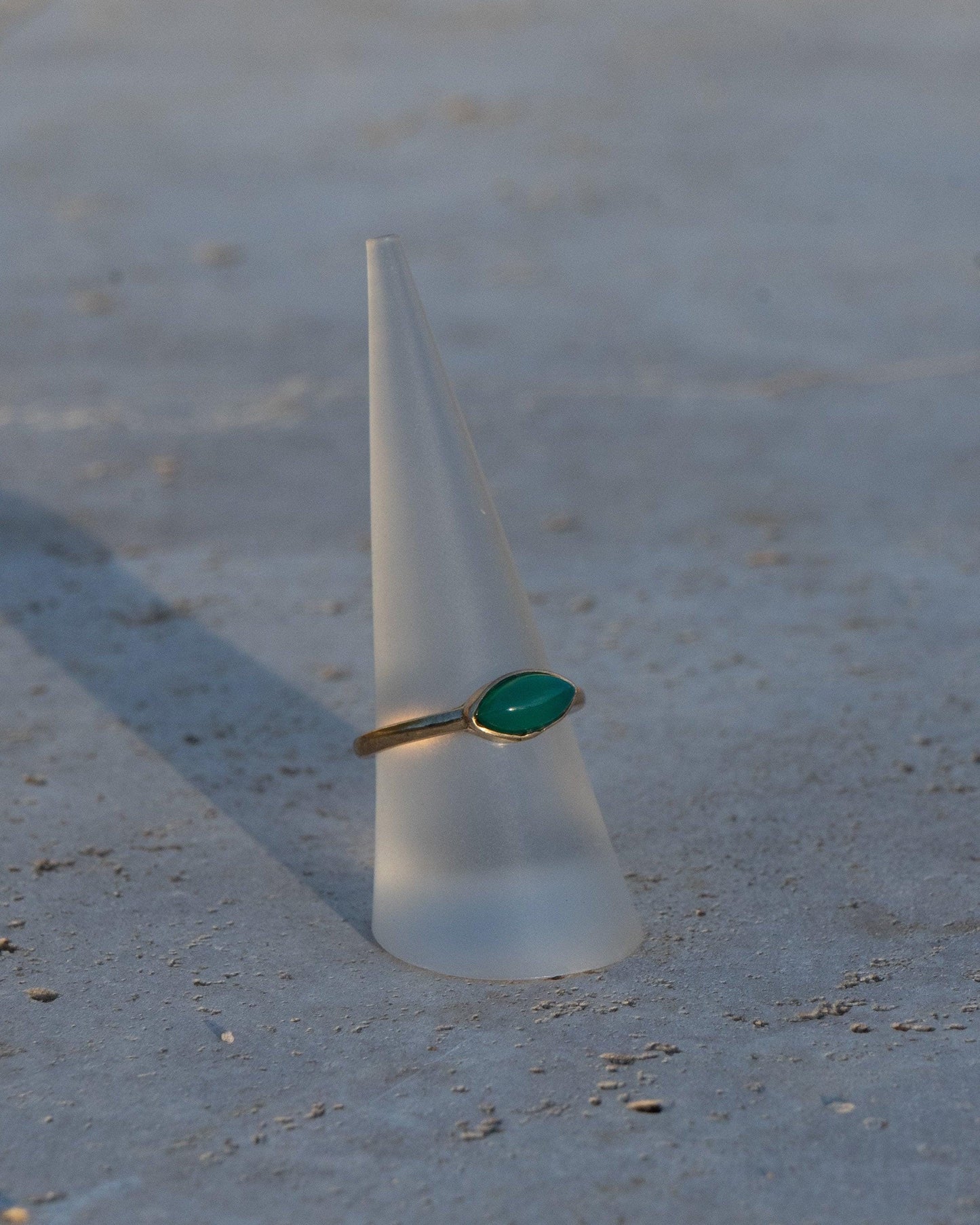 Grüner Onyx Ring Gold | Messing Ring mit Augenform Edelstein | Zarter Boho Ring| Marquise Schliff Statement Ring | Feiner Stapelring – RSS3