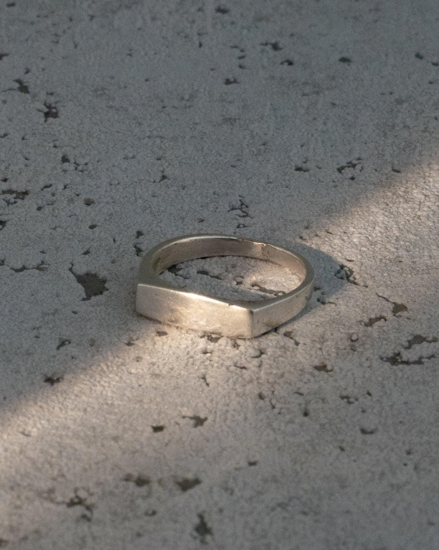 Minimalistischer, abgeflachter Silberring, 952 Sterling Silber