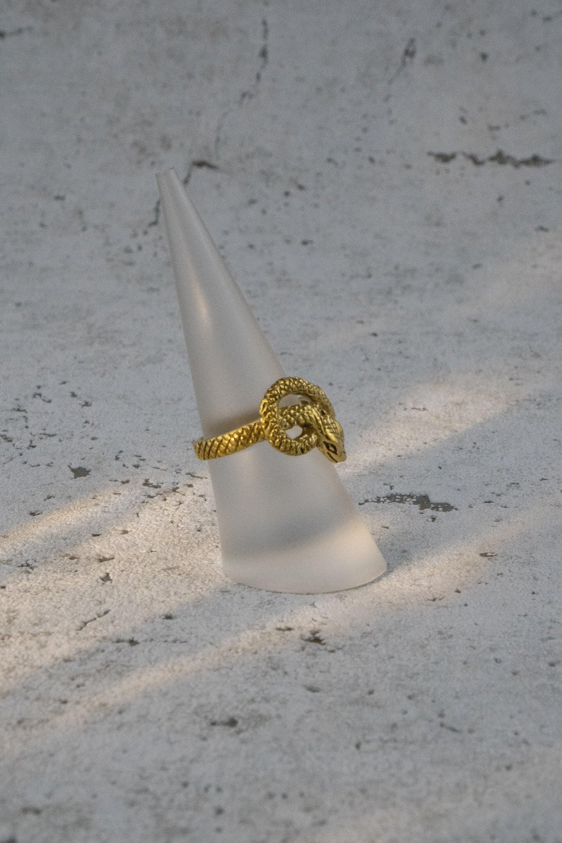 Schlangenring aus messing