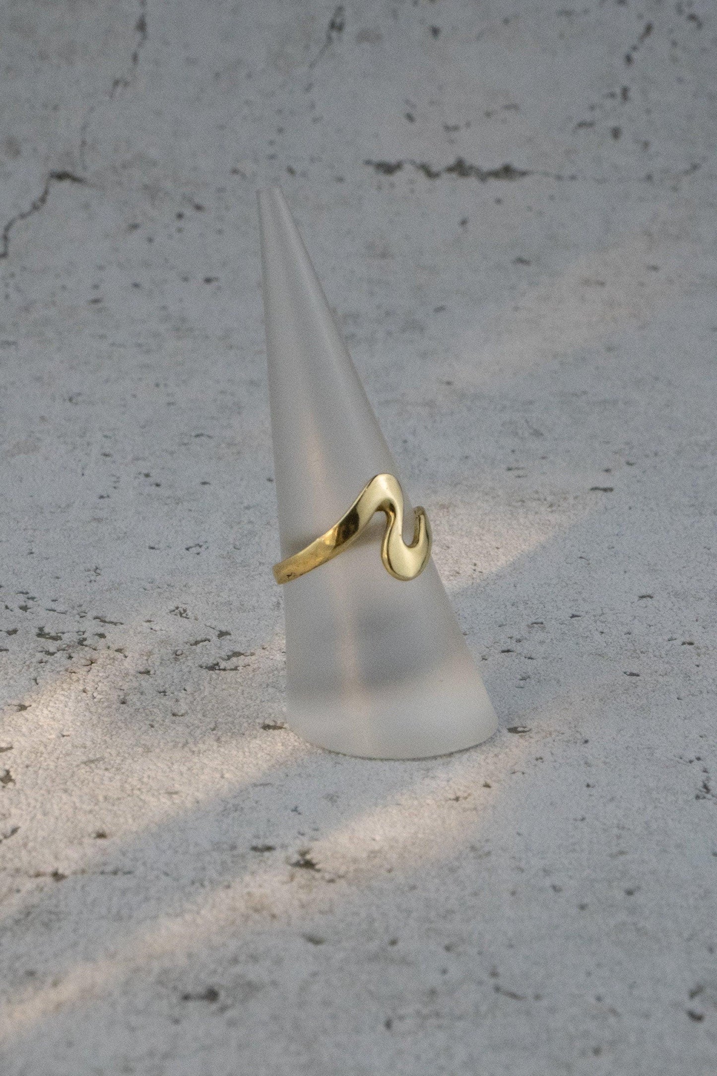Wellenförmiger Messingring, schlichter Ring, minimalistischer Ring - RB9