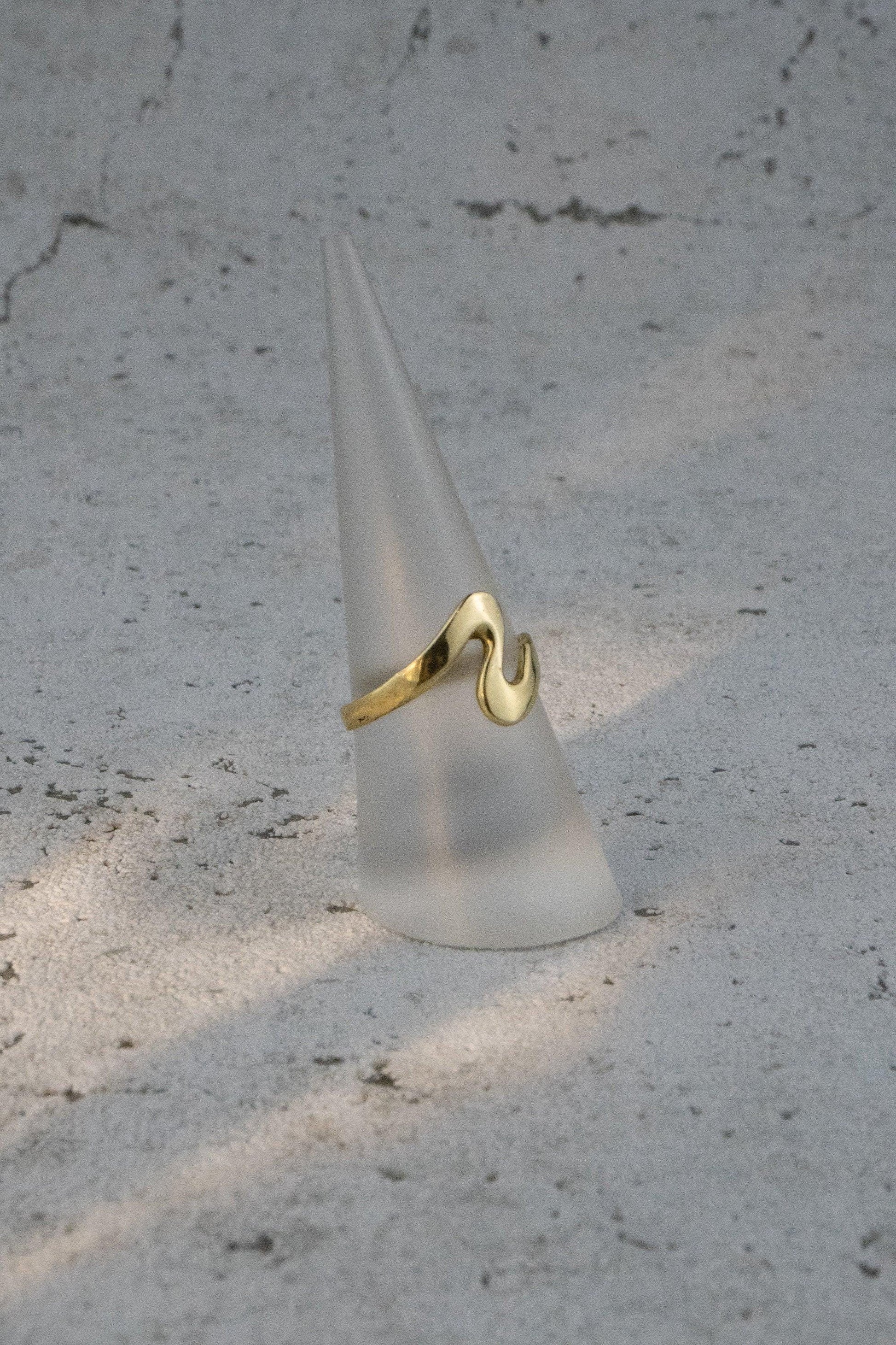 Wellenförmiger Messingring, schlichter Ring, minimalistischer Ring - RB9