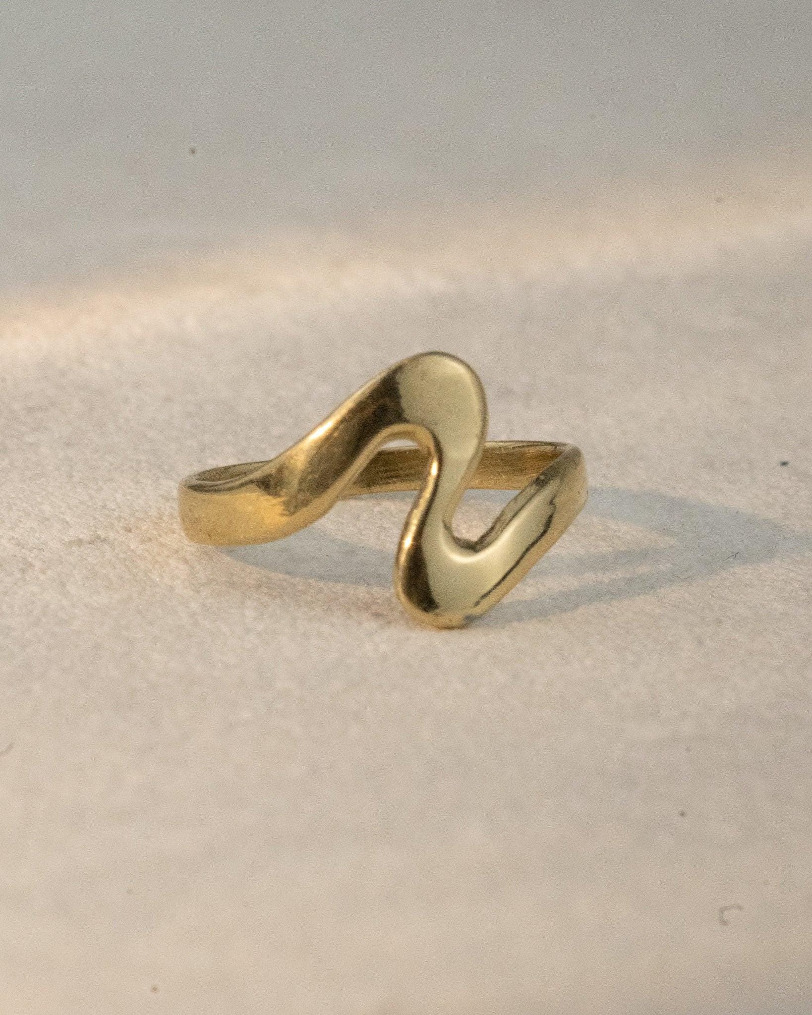 Wellenförmiger Messingring, schlichter Ring, minimalistischer Ring - RB9