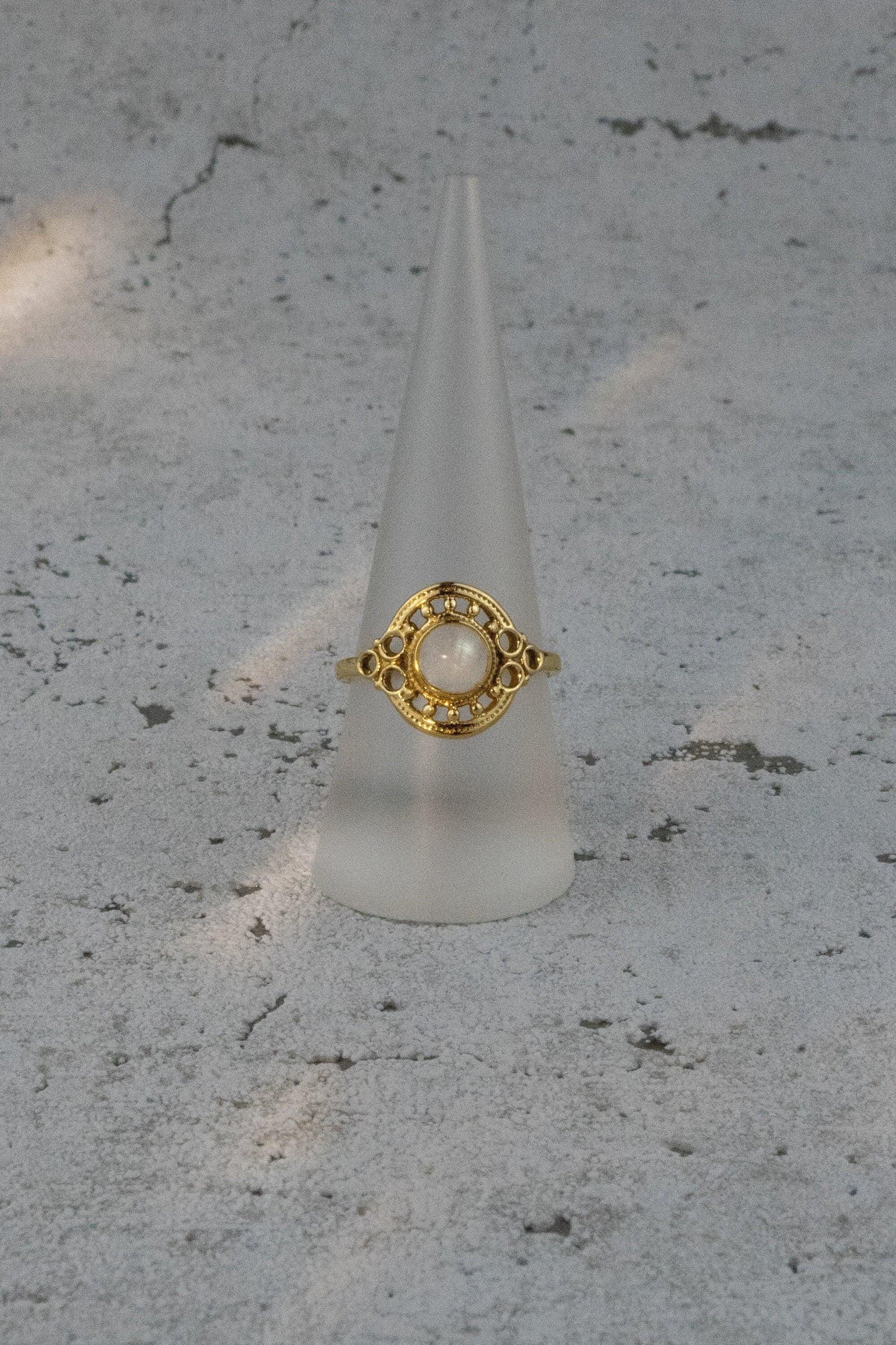 Verzierter Messingring mit Mondstein - RSM6