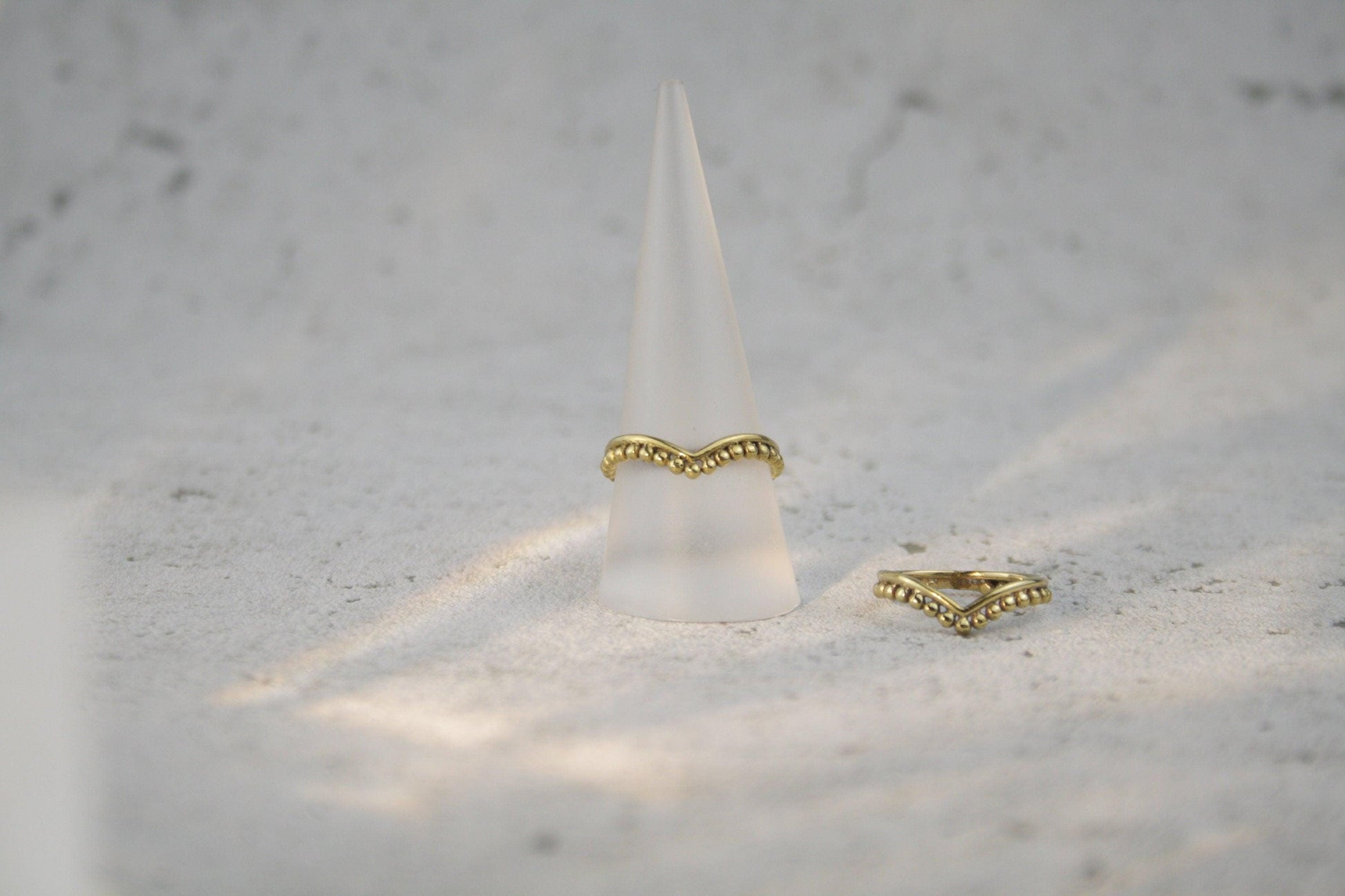 Schlichter Ring mit Verzierung, Messingring mit feiner Verzierung - RB5