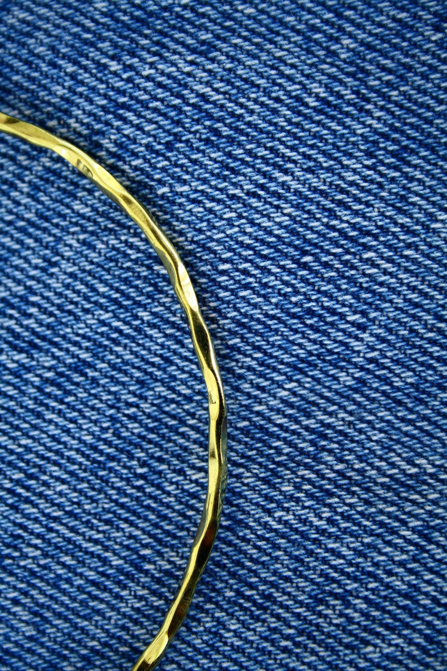 Schmale Creolen in zwei größen, Messing Creolen, Goldene Creolen, Gehämmerte Creolen