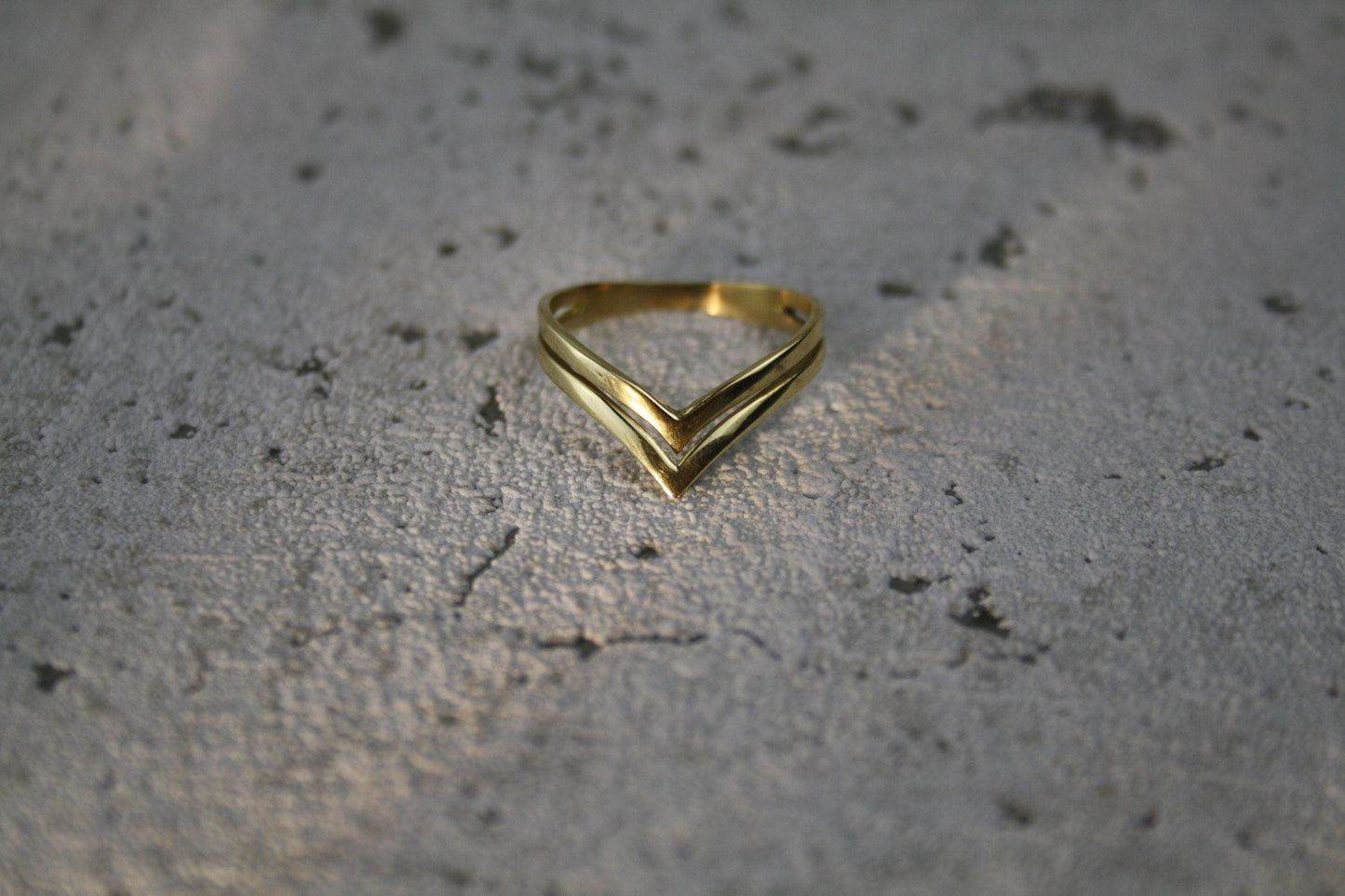 Messingring mit zwei Spitzen, spitz zulaufender Messingring, V-Ring -RB6