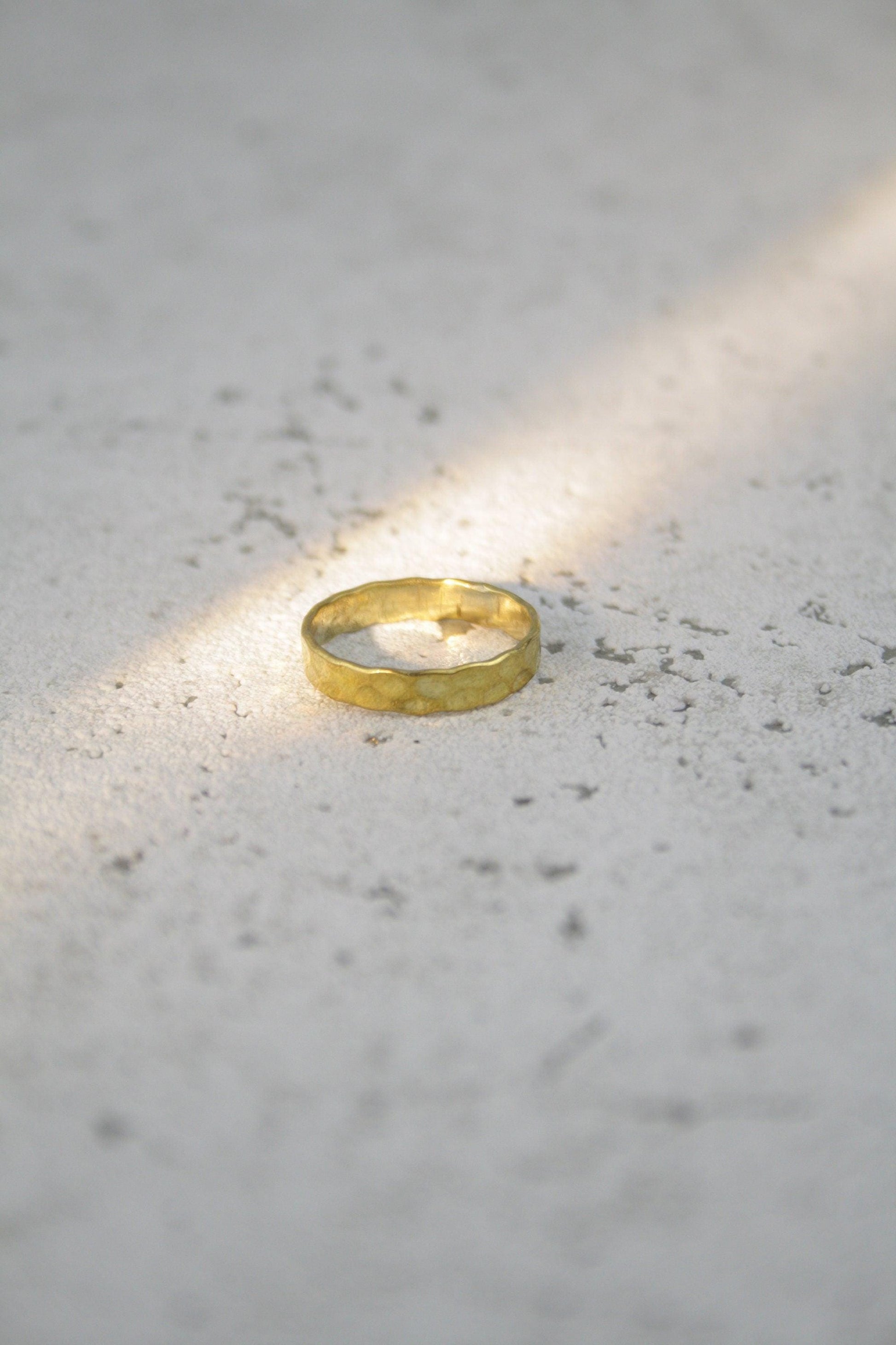 Schlichter Messingring, Basis Ring, Gehämmerter Messingring, Ring Handgemacht - RB1