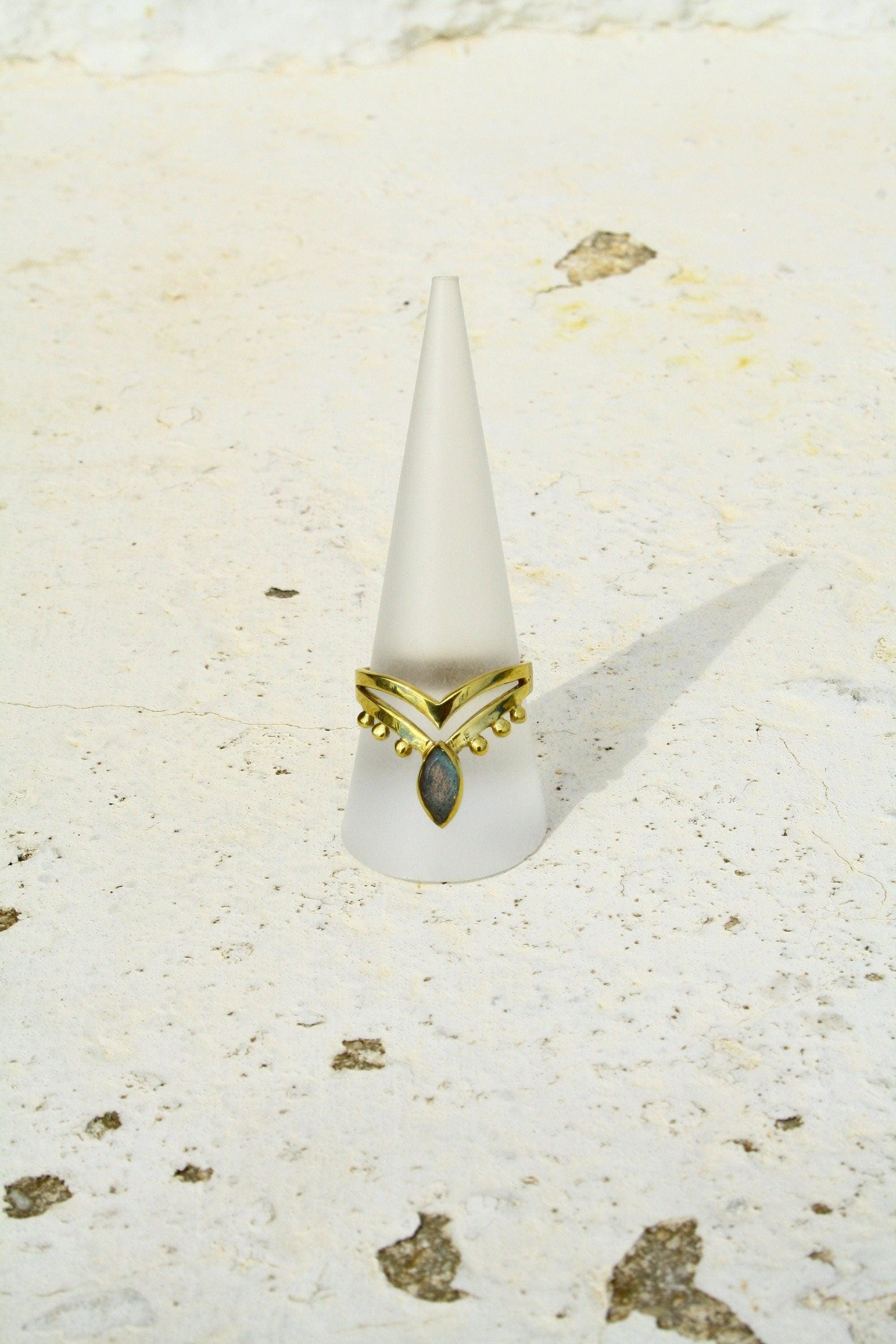 Verzierter Messingring mit Labradorit, Heilstein, Edelstein Schmuck - RSM7