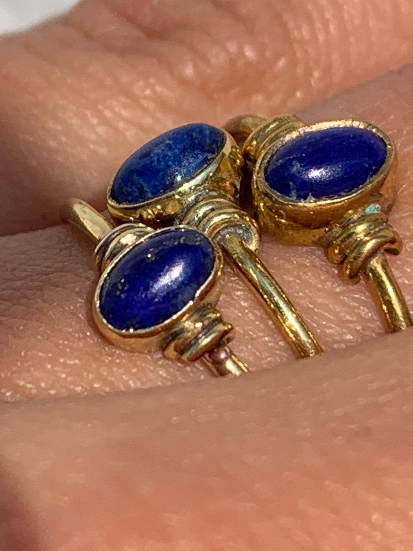 Zarter Lapislazuli Ring aus Messing | Goldener Naturstein Ring Blau | Handgefertigter Boho Schmuck & Minimalistisches Geschenk – RSS1