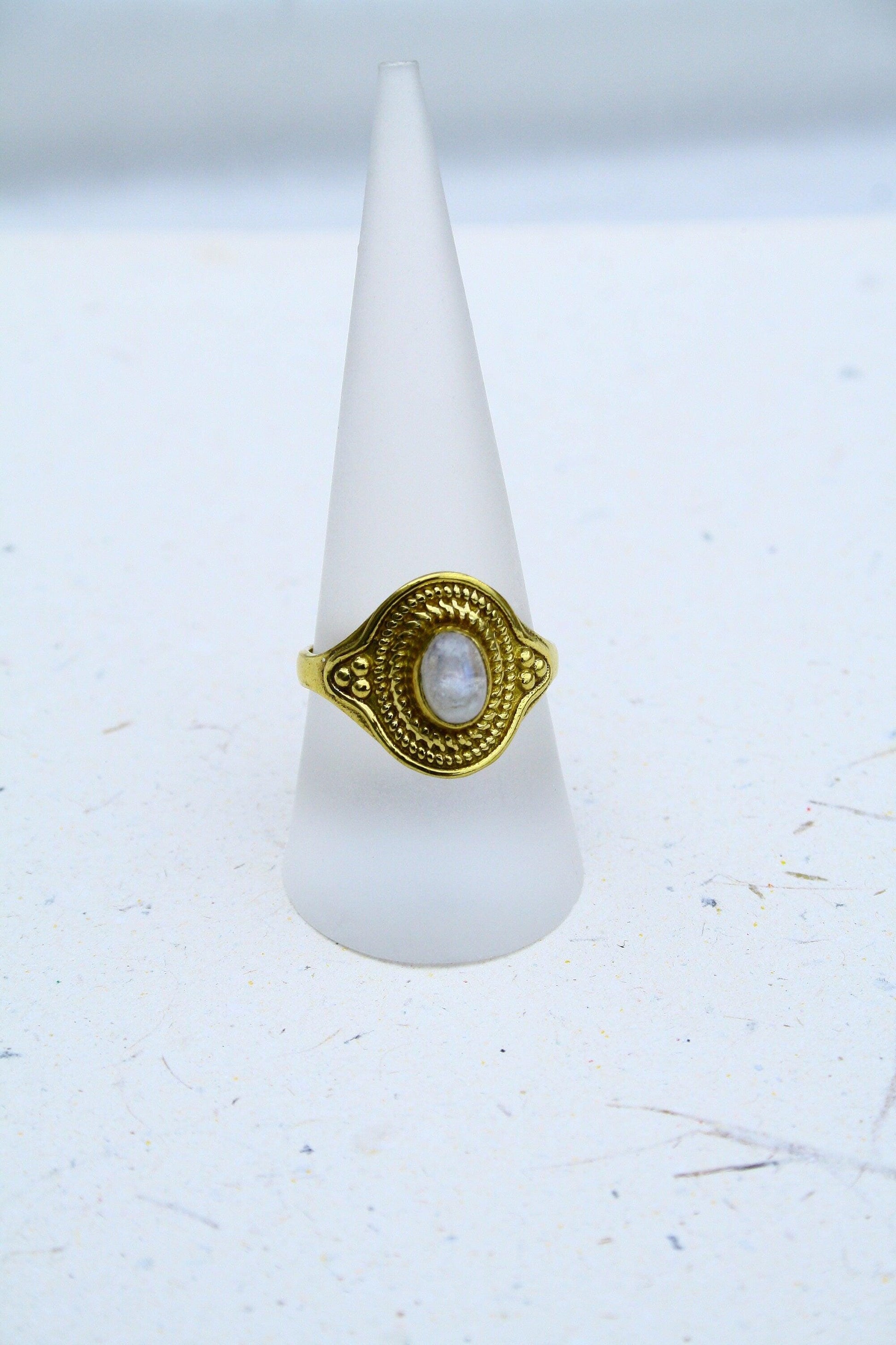 Mondsteinring aus Messing, Ring mit Verzierung, Messingschmuck, Echtsteinring