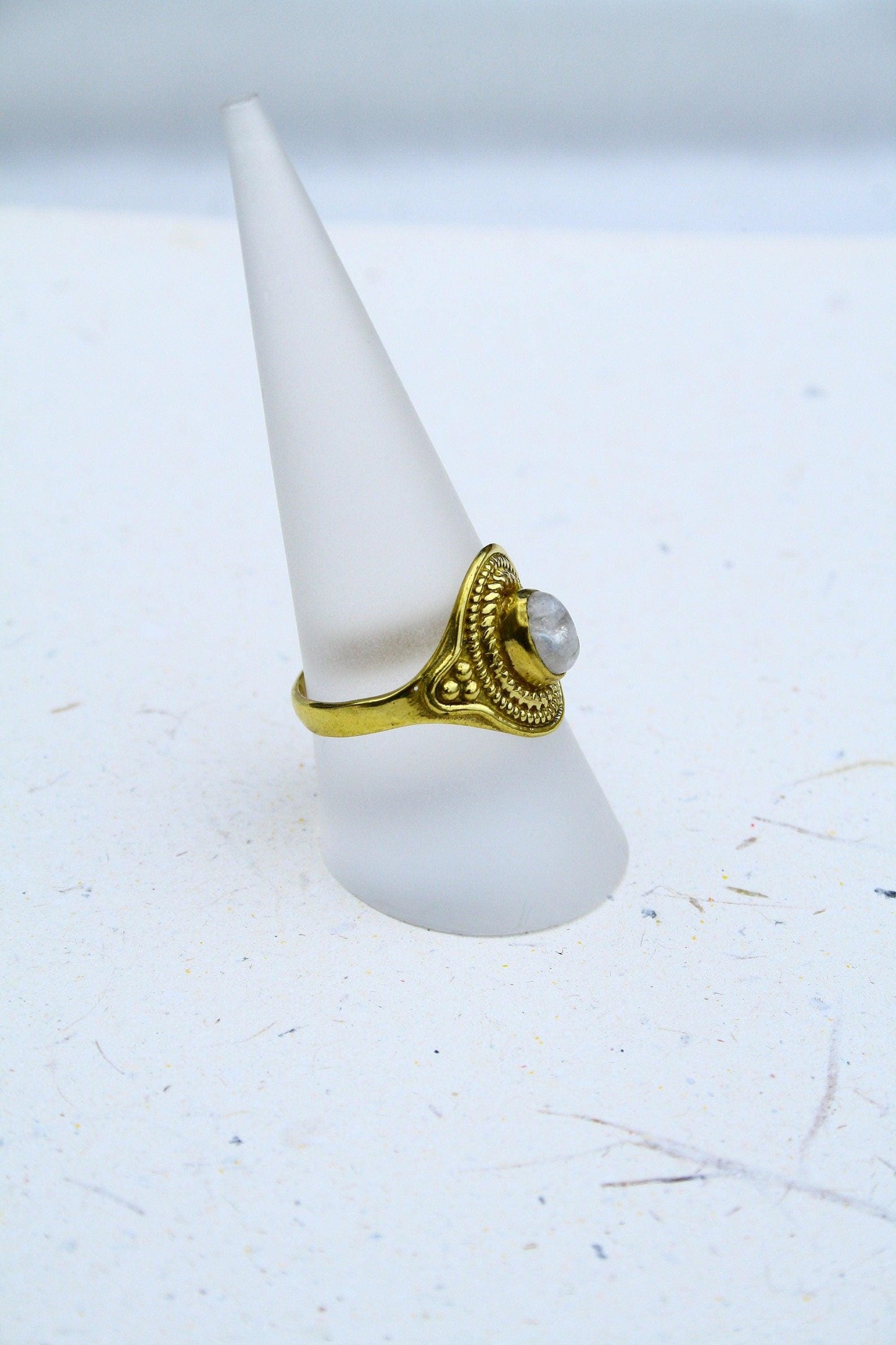 Mondsteinring aus Messing, Ring mit Verzierung, Messingschmuck, Echtsteinring