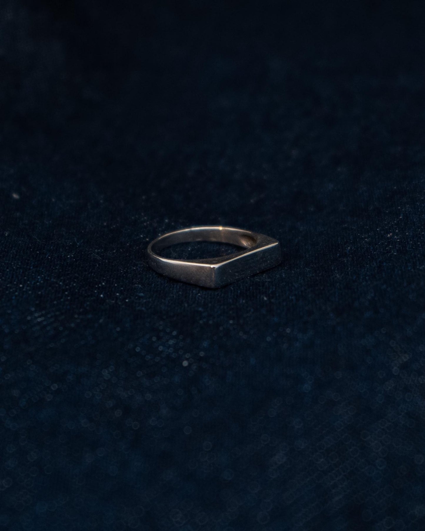 Geometrischer Silberring • Vorne abgeflachte Schiene • Echtes 925er Silber