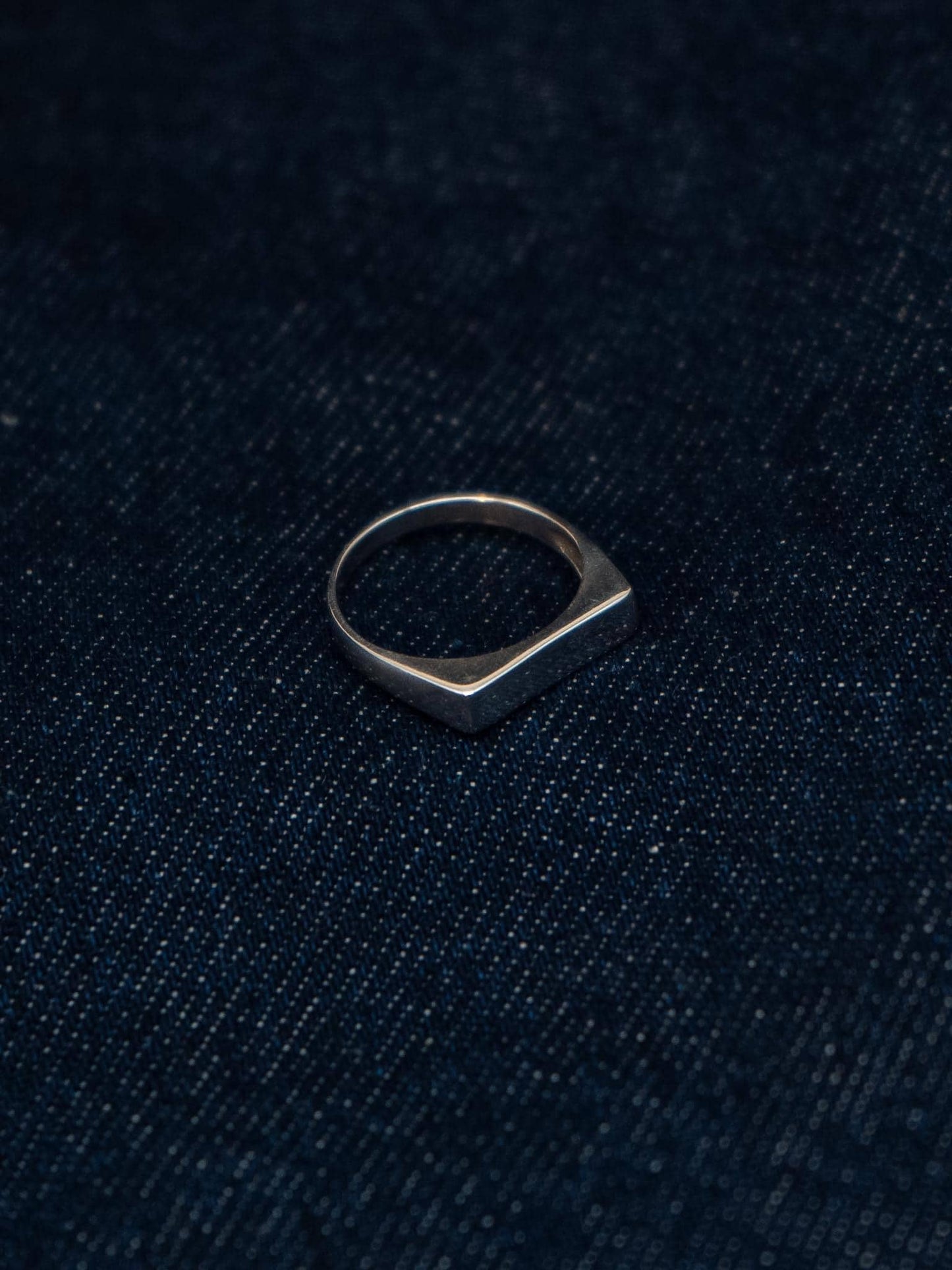 Geometrischer Silberring • Vorne abgeflachte Schiene • Echtes 925er Silber